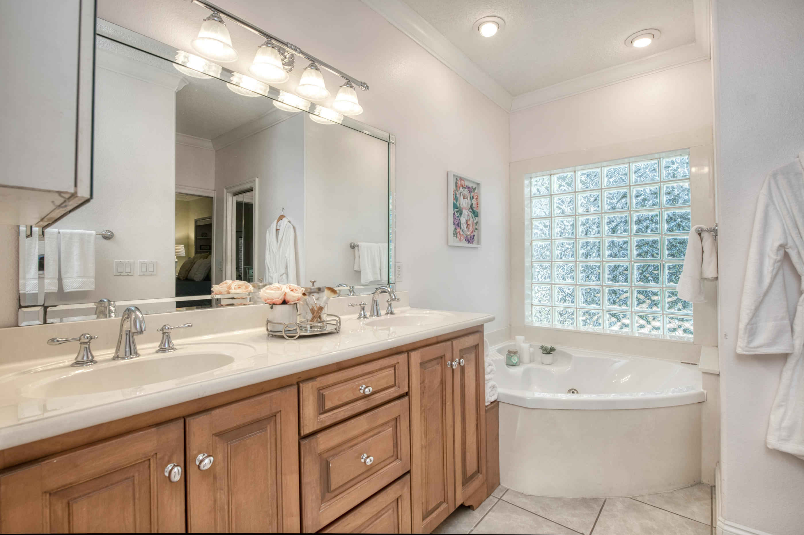 BISCAYNE POINTE - Residential