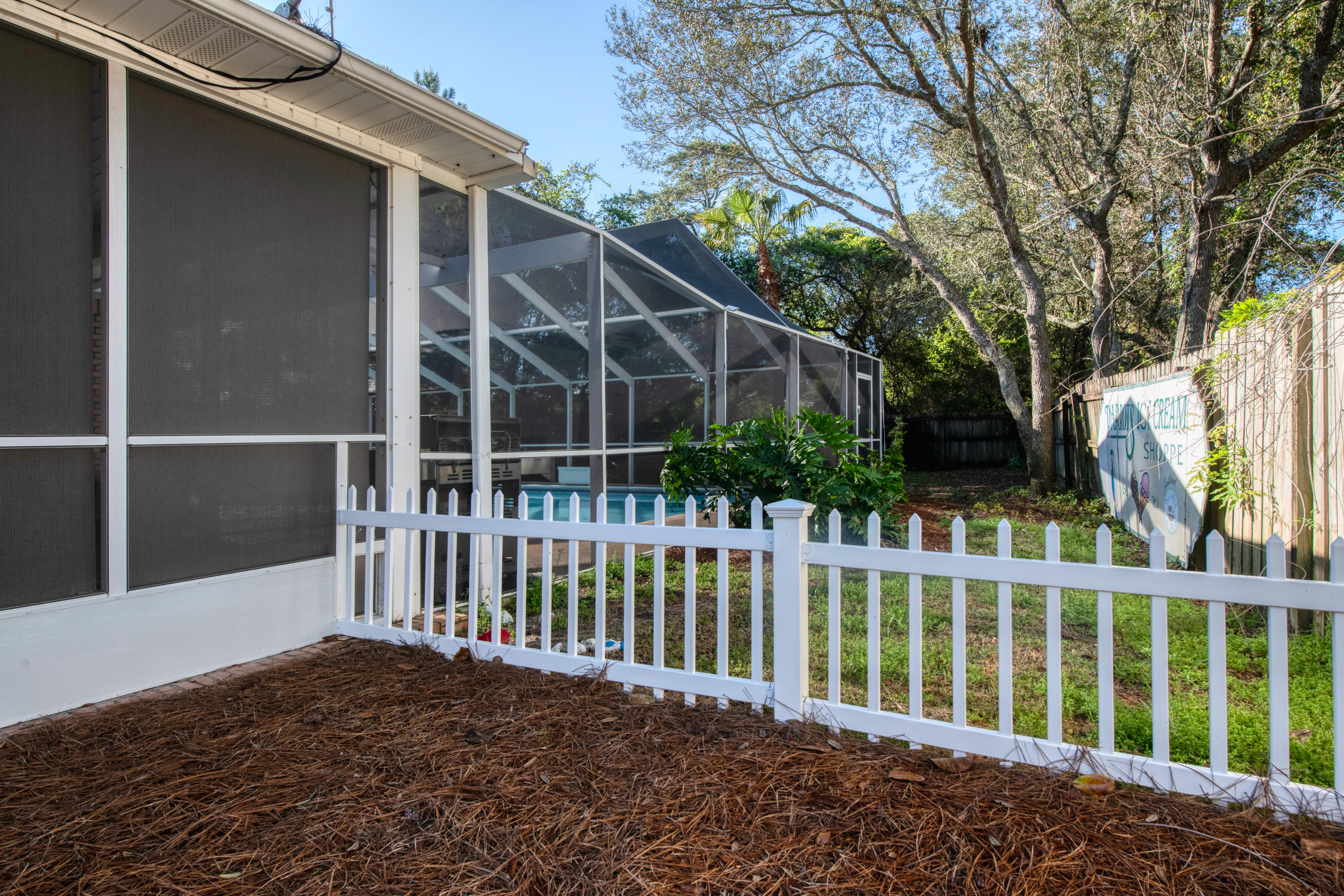 BISCAYNE POINTE - Residential