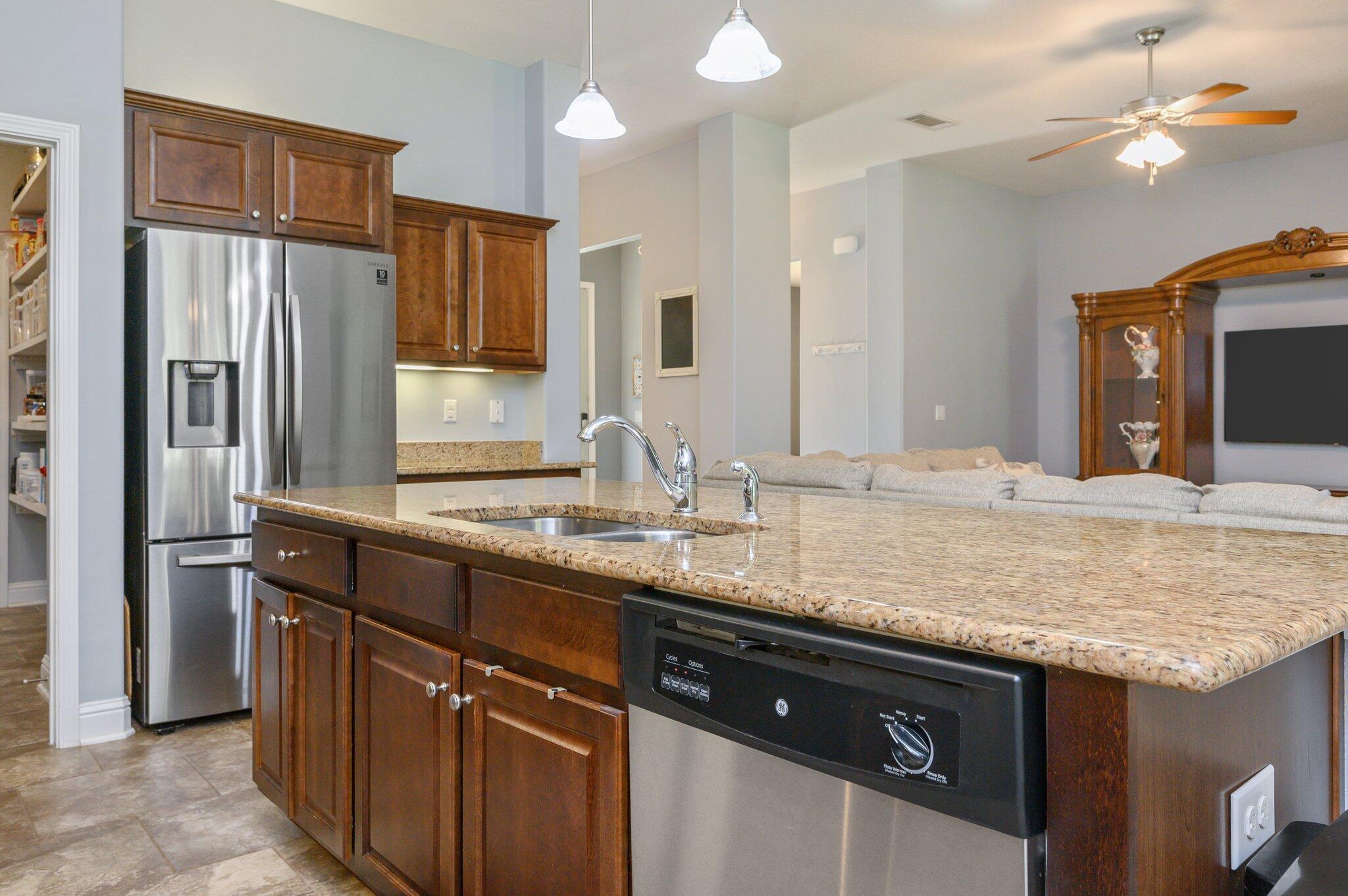 WINDMEADOWS - Residential