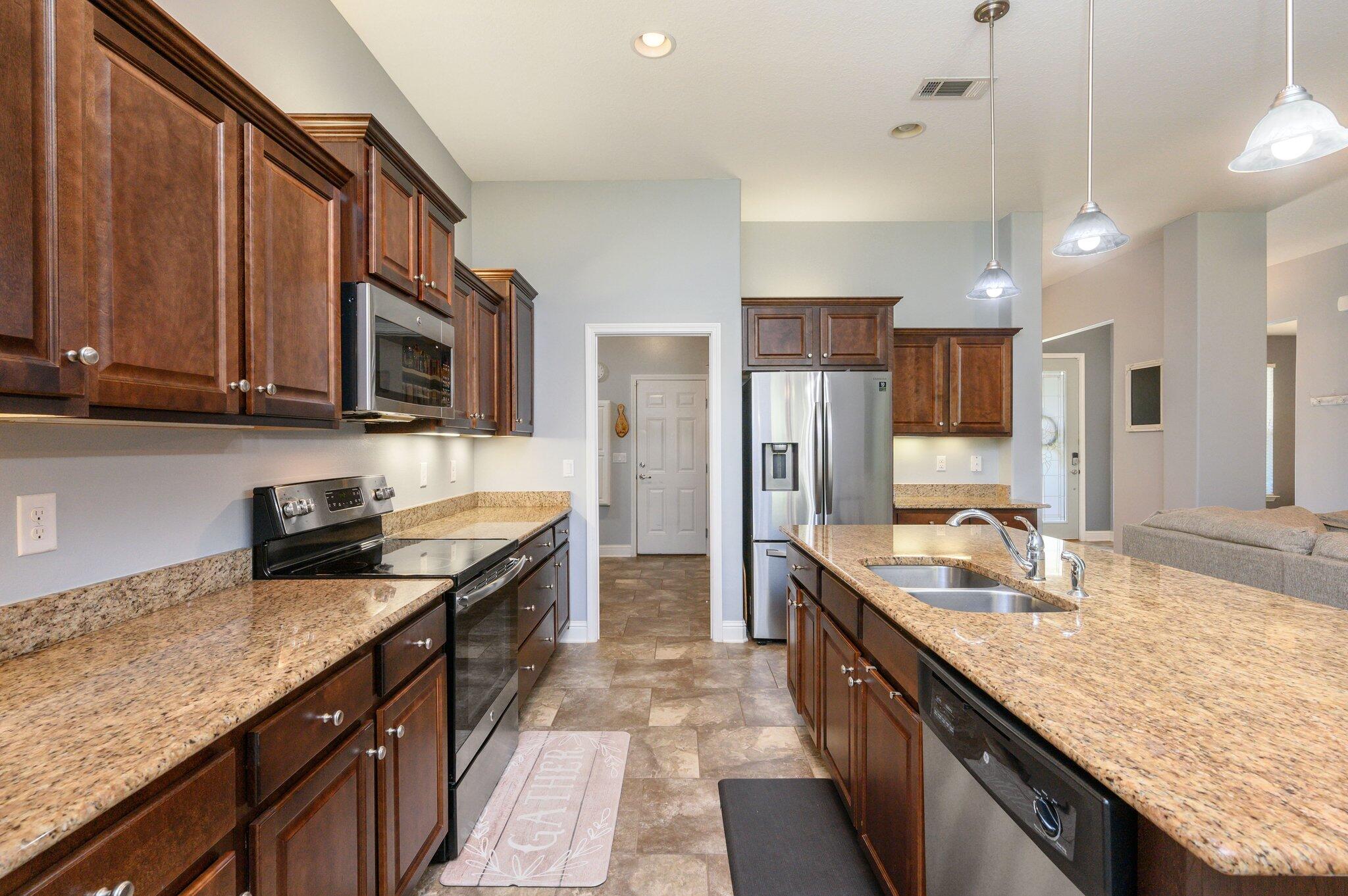 WINDMEADOWS - Residential