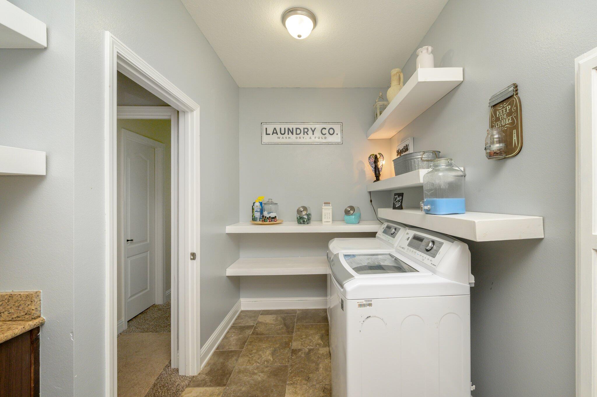 WINDMEADOWS - Residential