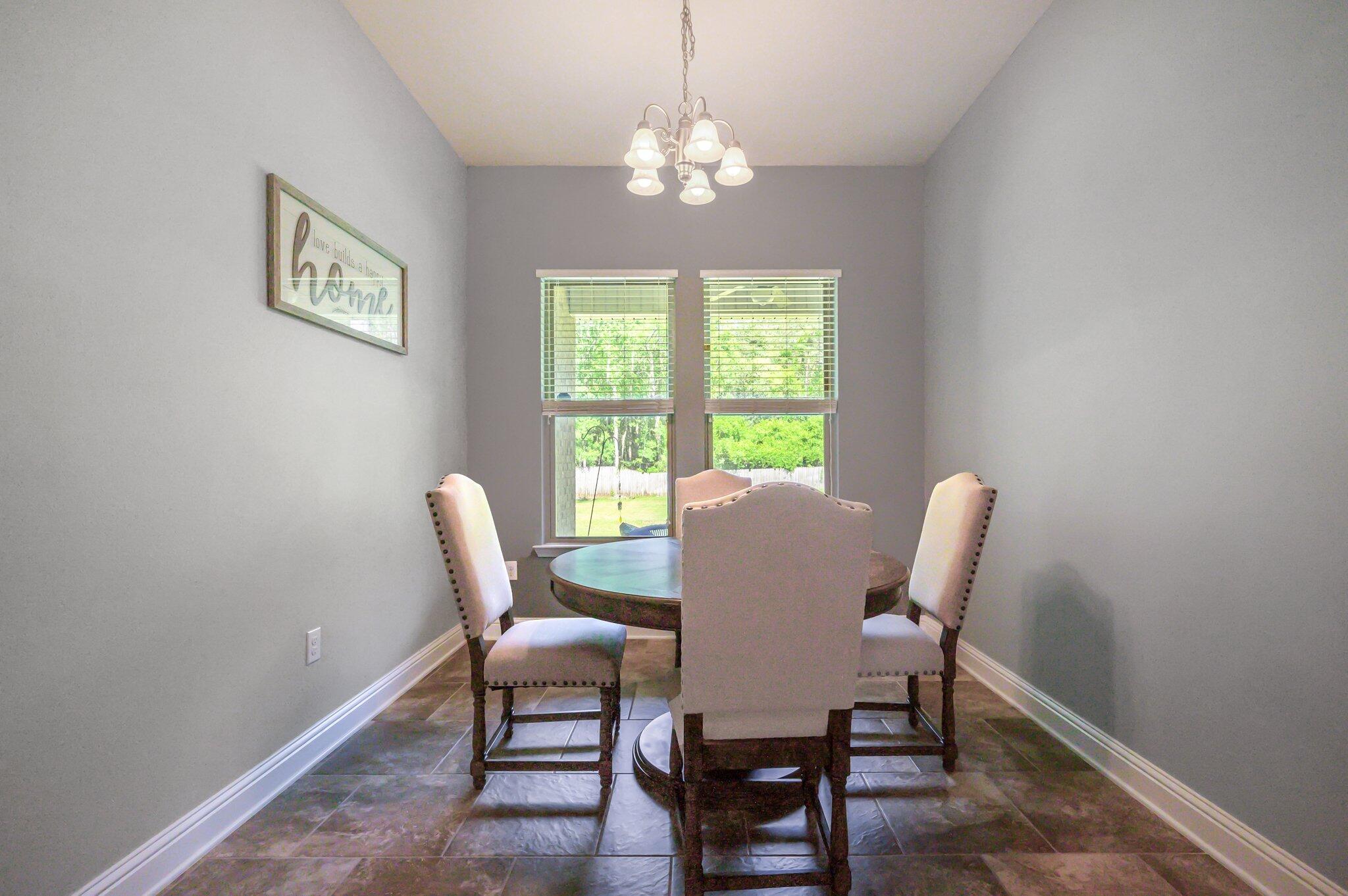 WINDMEADOWS - Residential