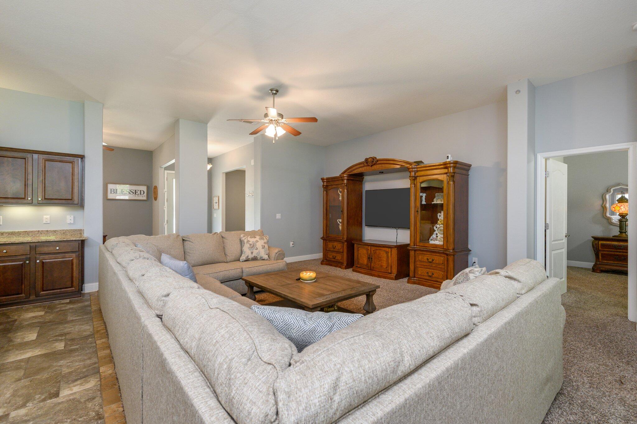 WINDMEADOWS - Residential