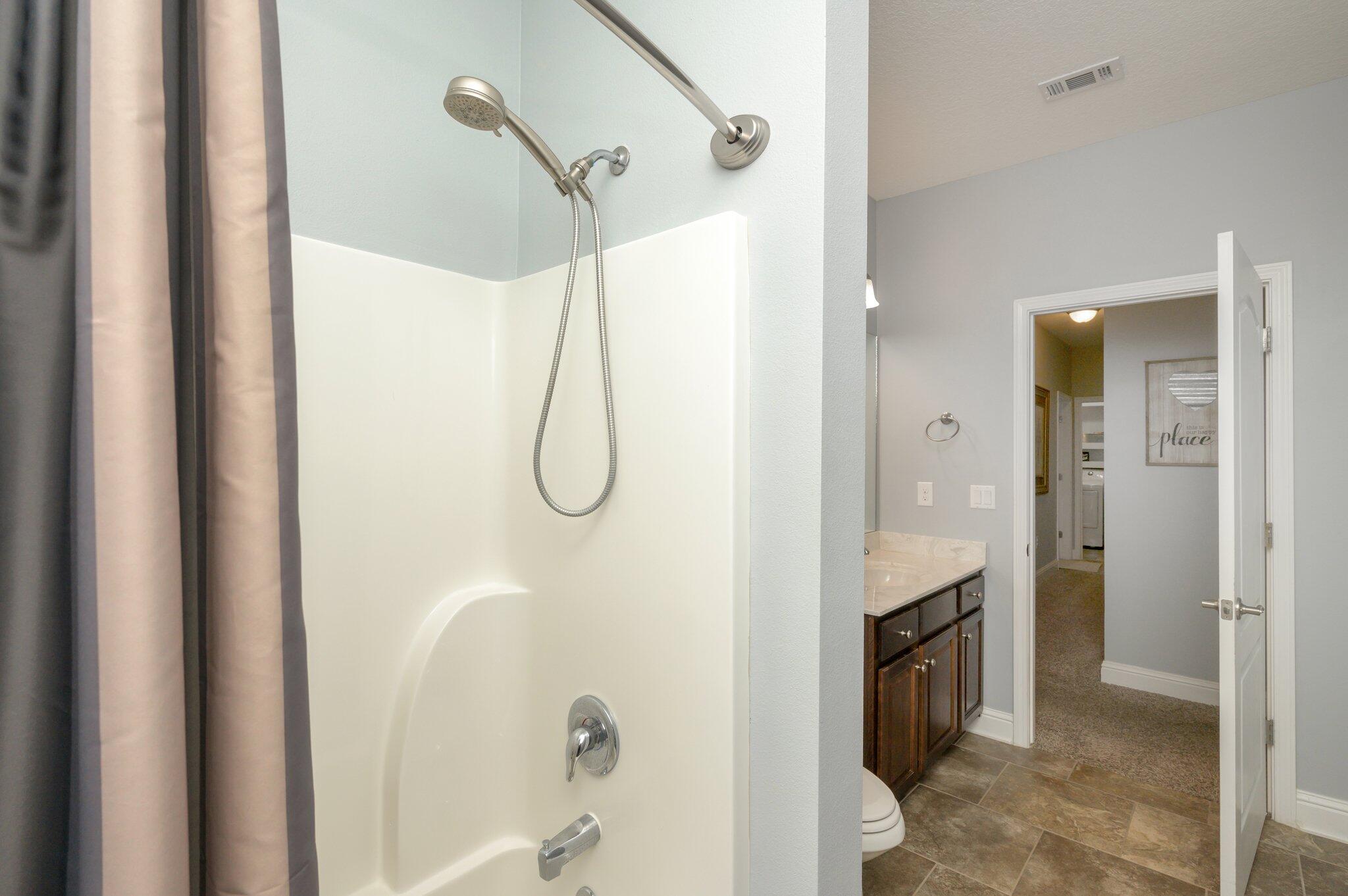 WINDMEADOWS - Residential