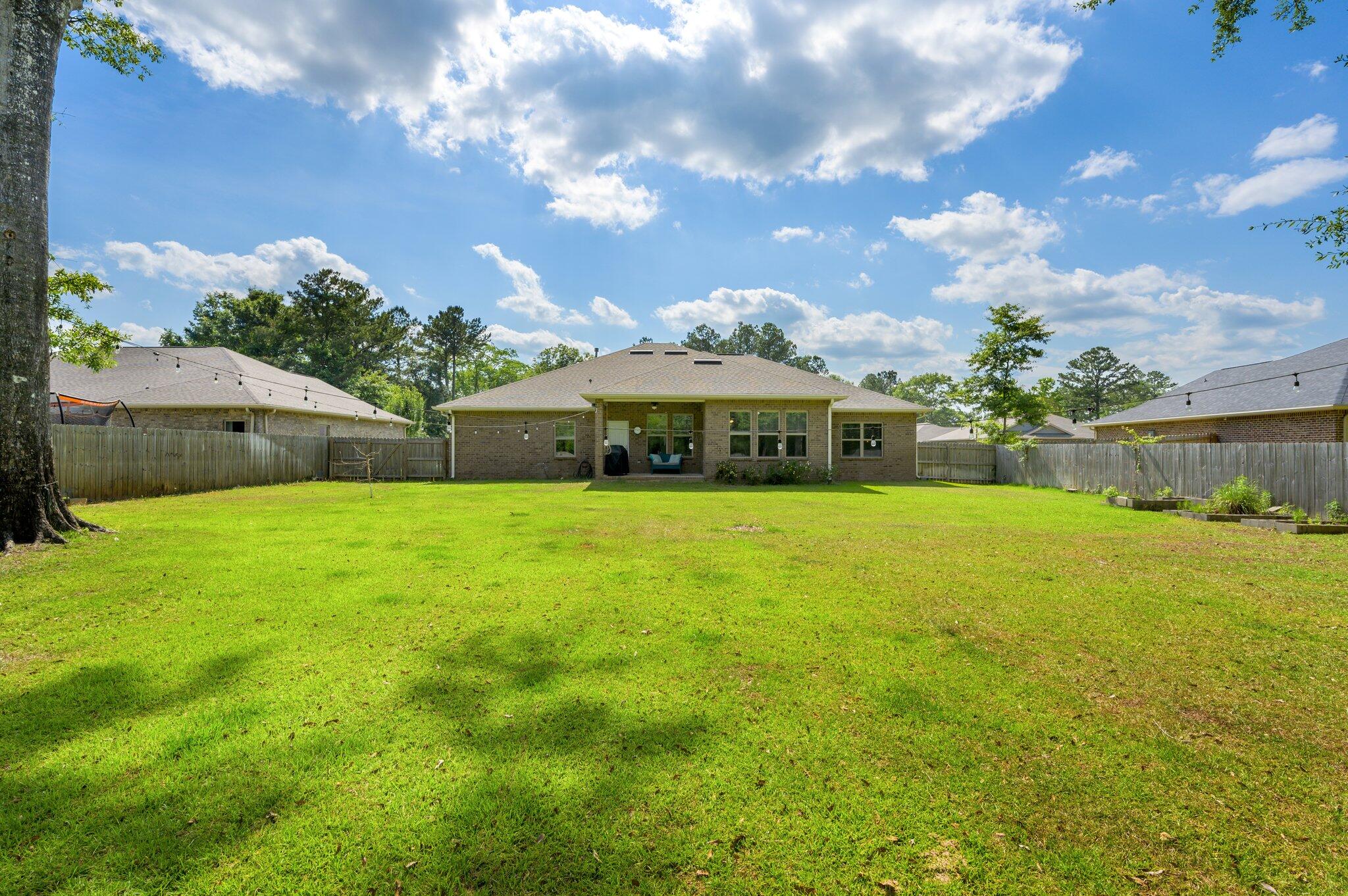 WINDMEADOWS - Residential