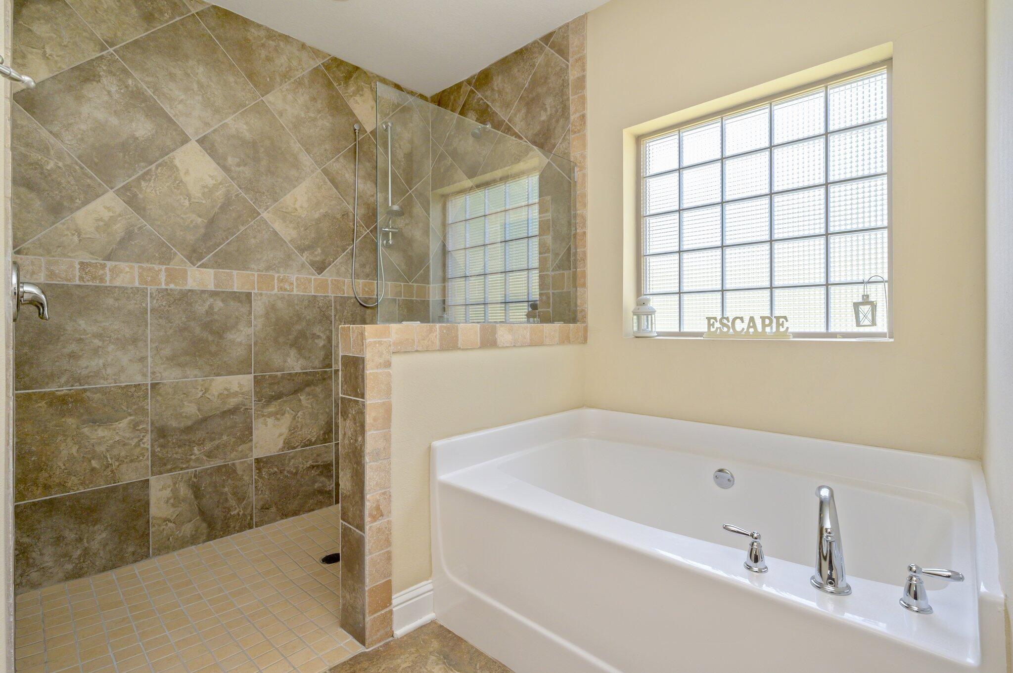WINDMEADOWS - Residential