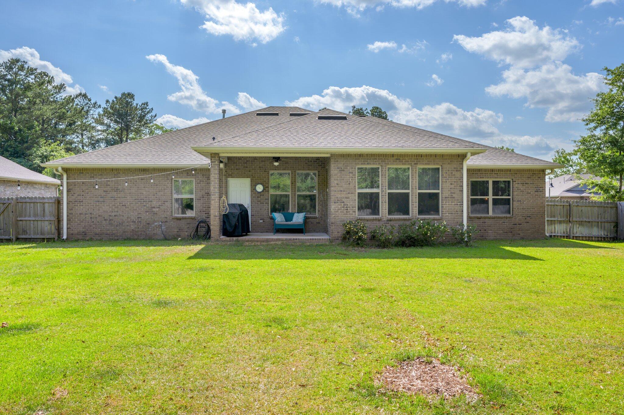 WINDMEADOWS - Residential