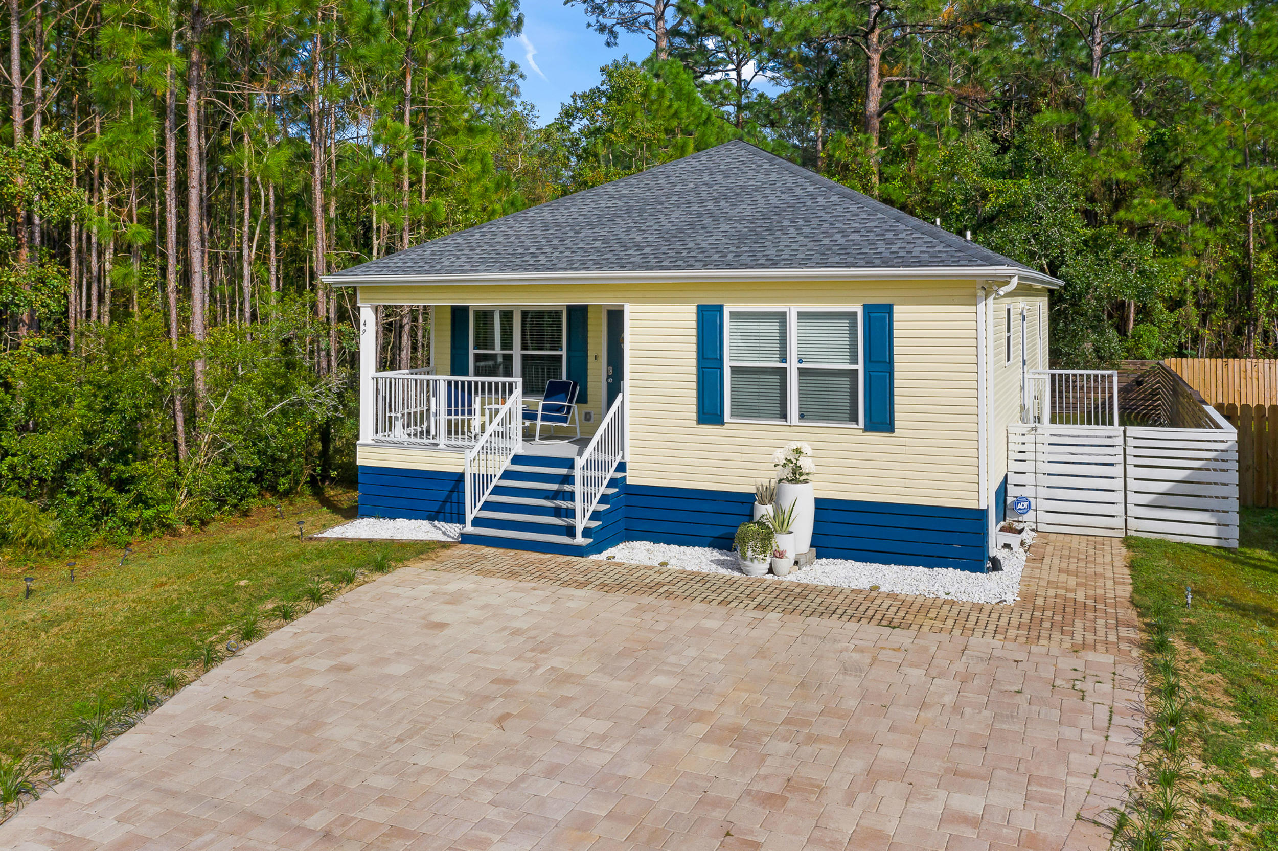 TOWN OF SANTA ROSA - Residential
