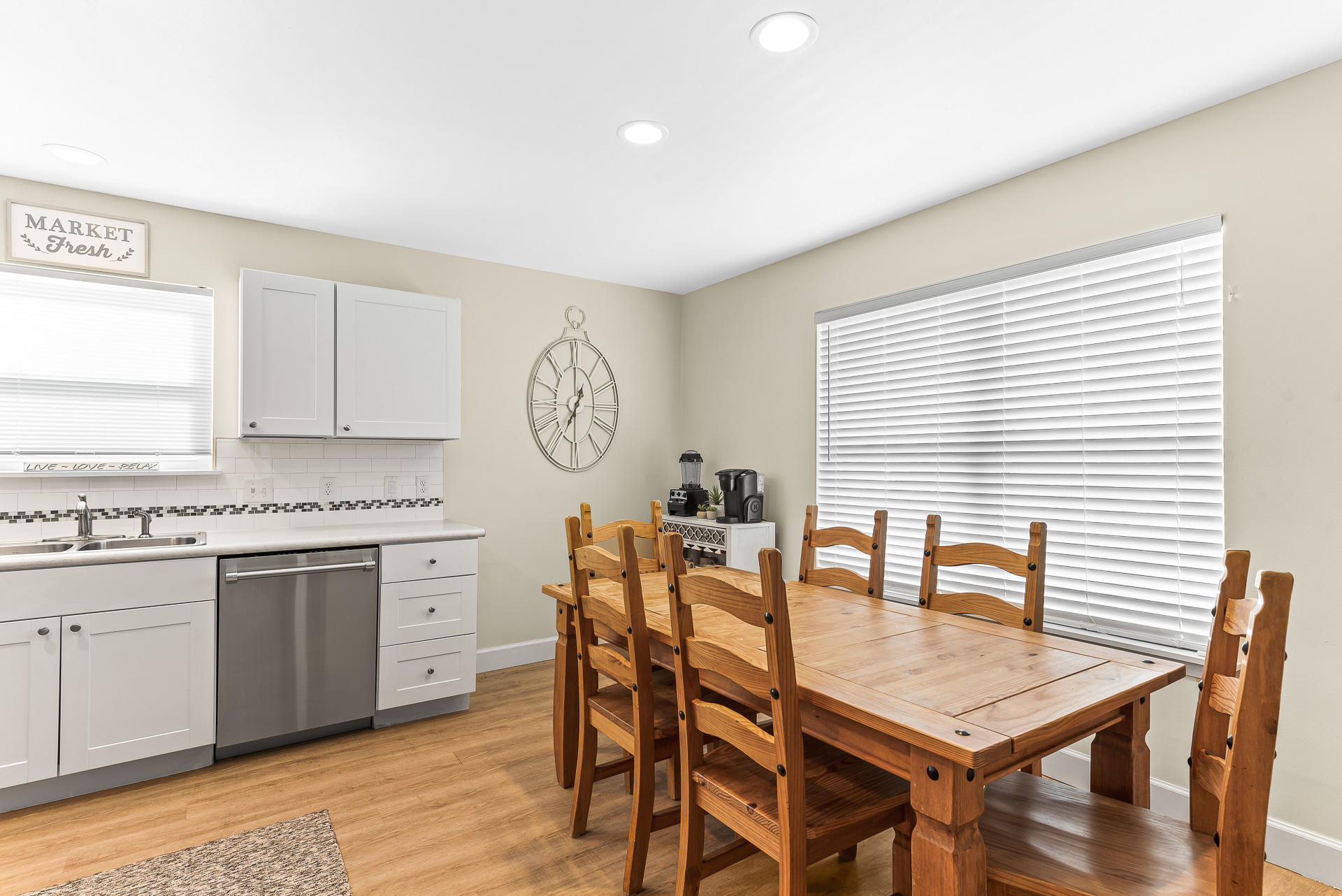 TOWN OF SANTA ROSA - Residential