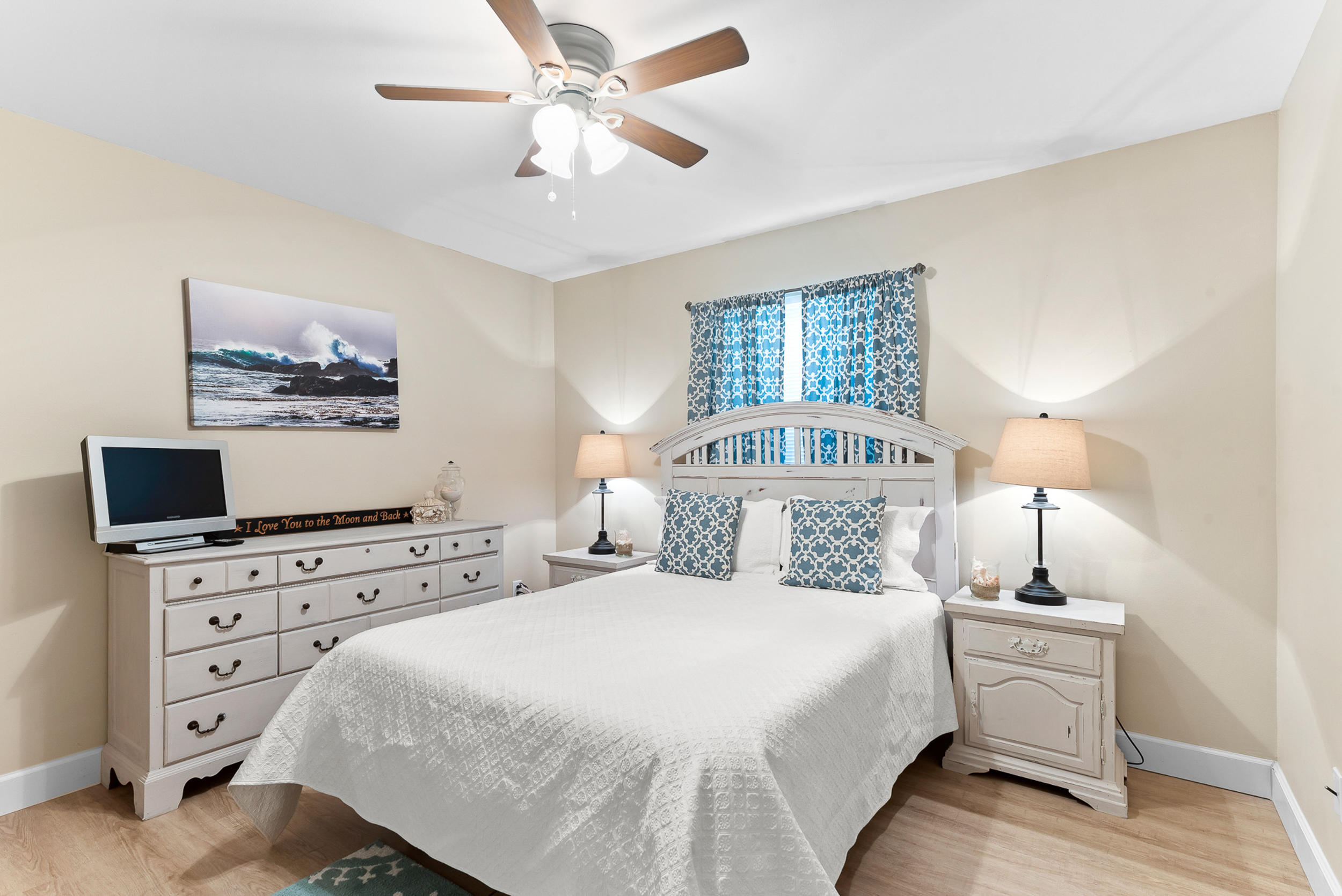 TOWN OF SANTA ROSA - Residential
