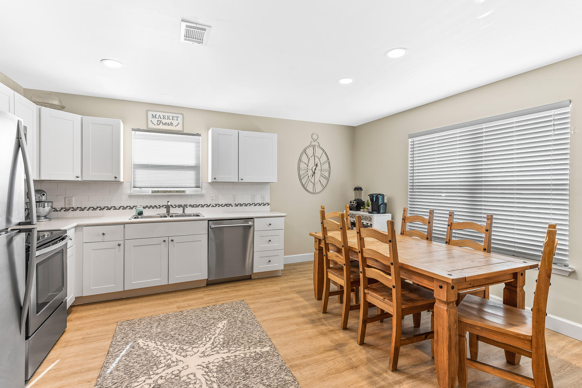 TOWN OF SANTA ROSA - Residential