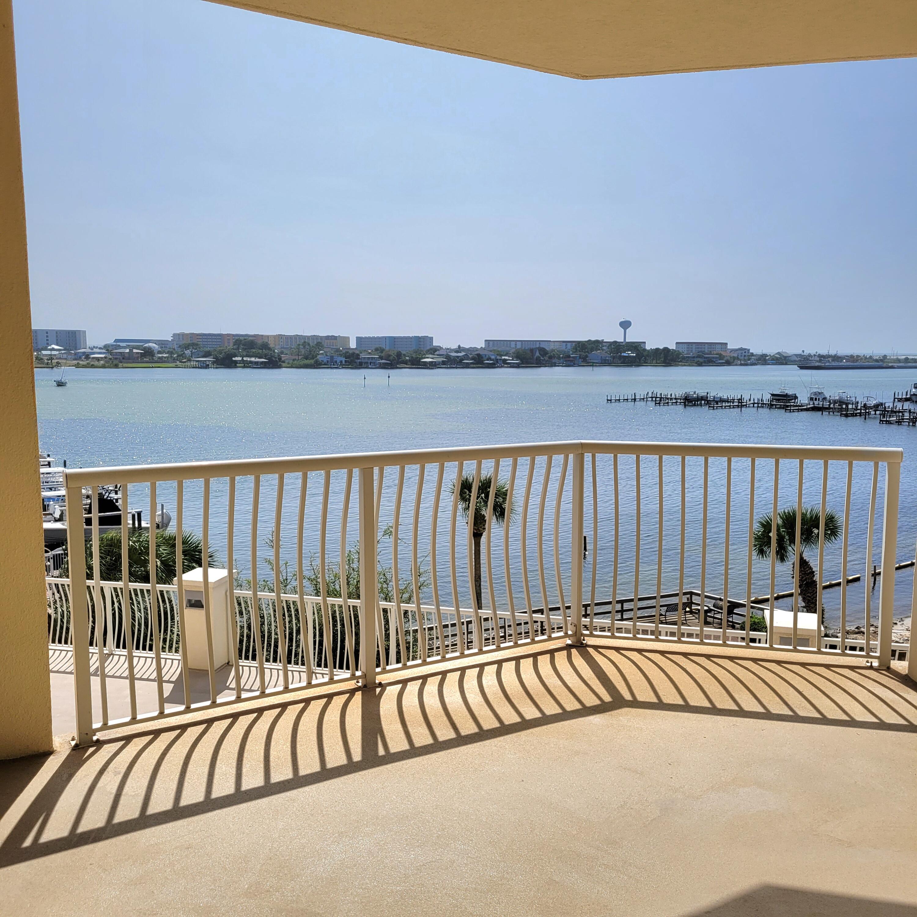 PRESIDIO YACHT CLUB - Residential