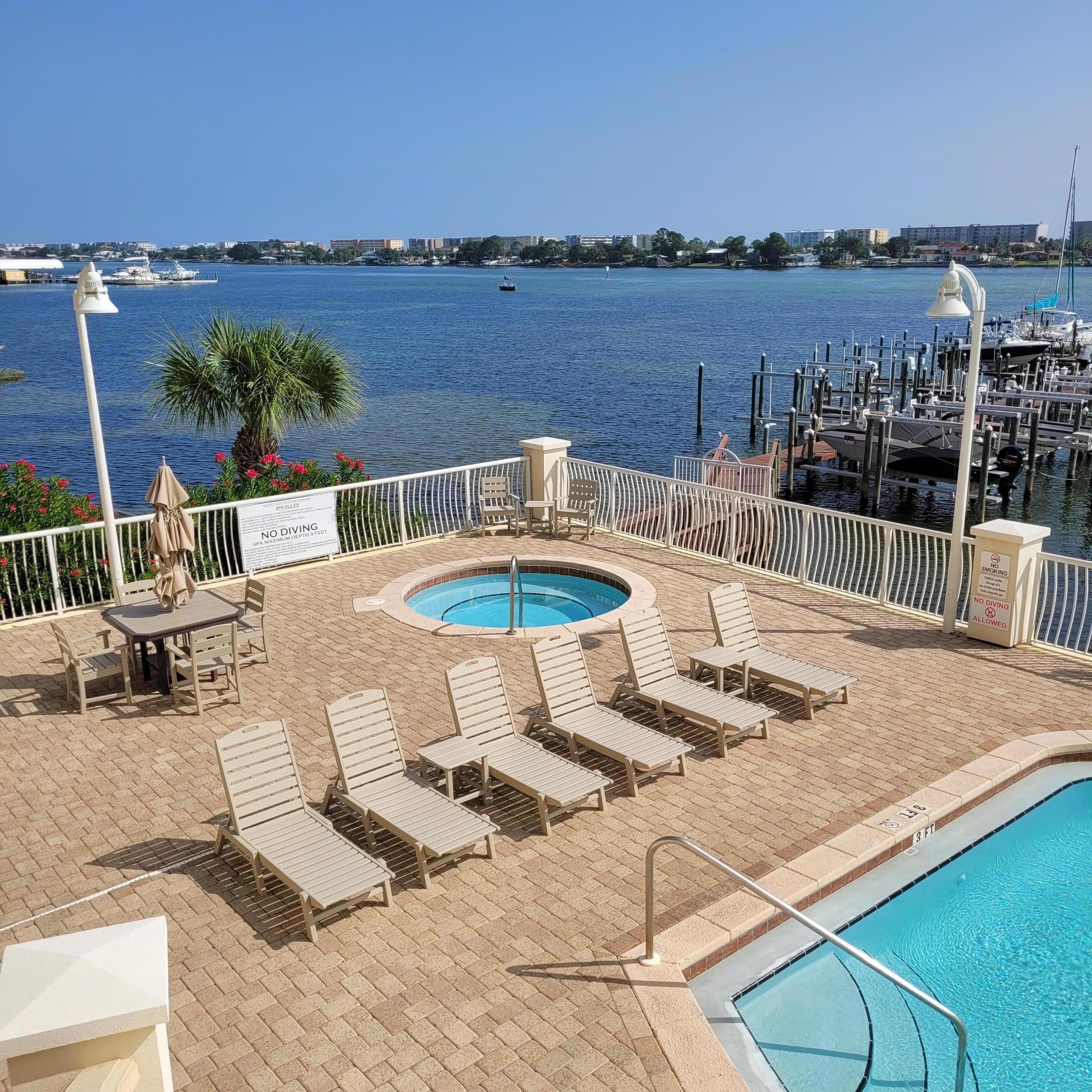 PRESIDIO YACHT CLUB - Residential