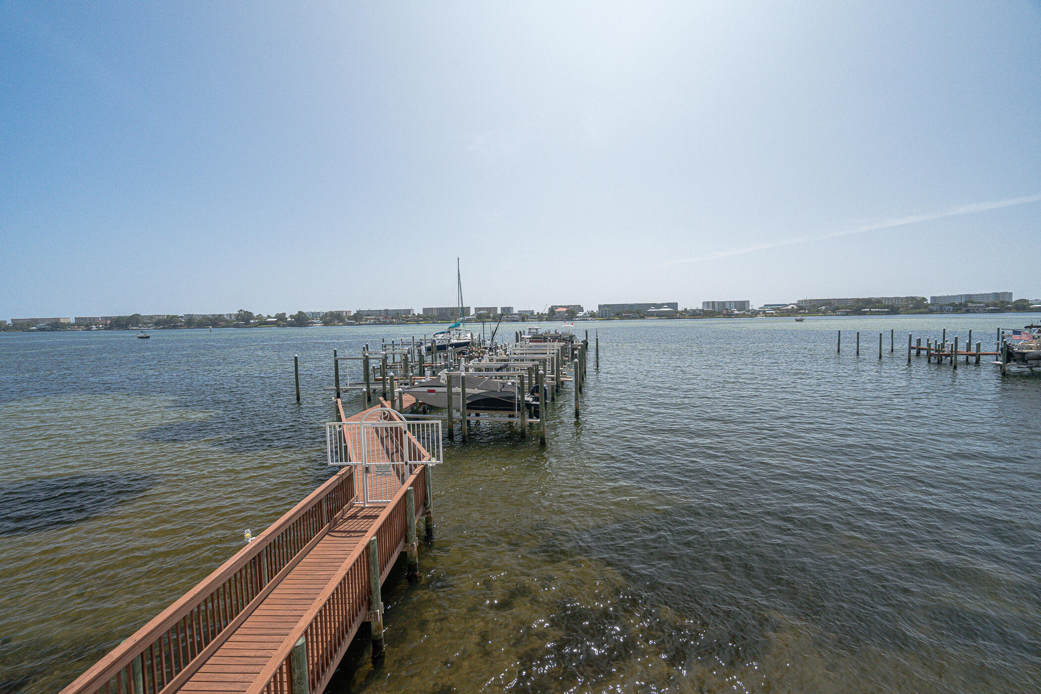 PRESIDIO YACHT CLUB - Residential