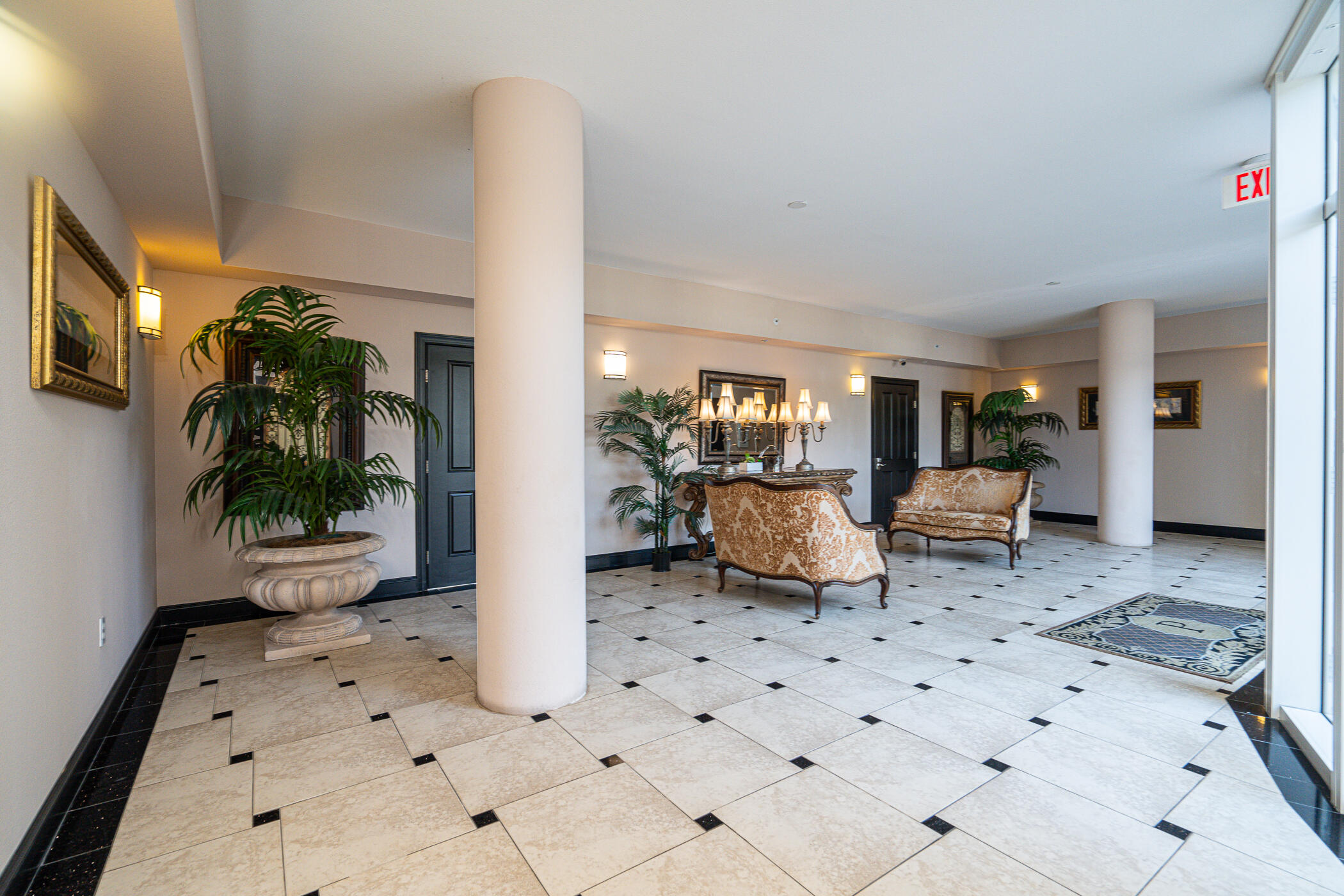 PRESIDIO YACHT CLUB - Residential