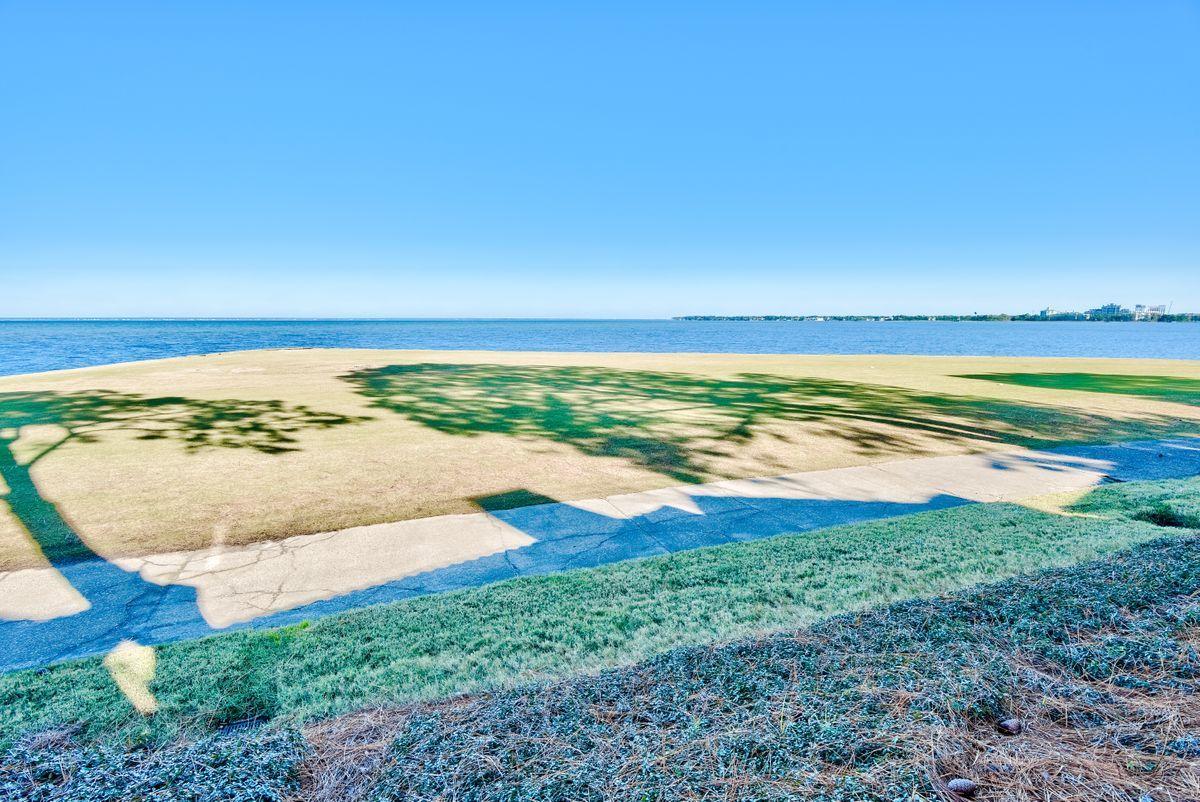 VANTAGE POINTE - Residential