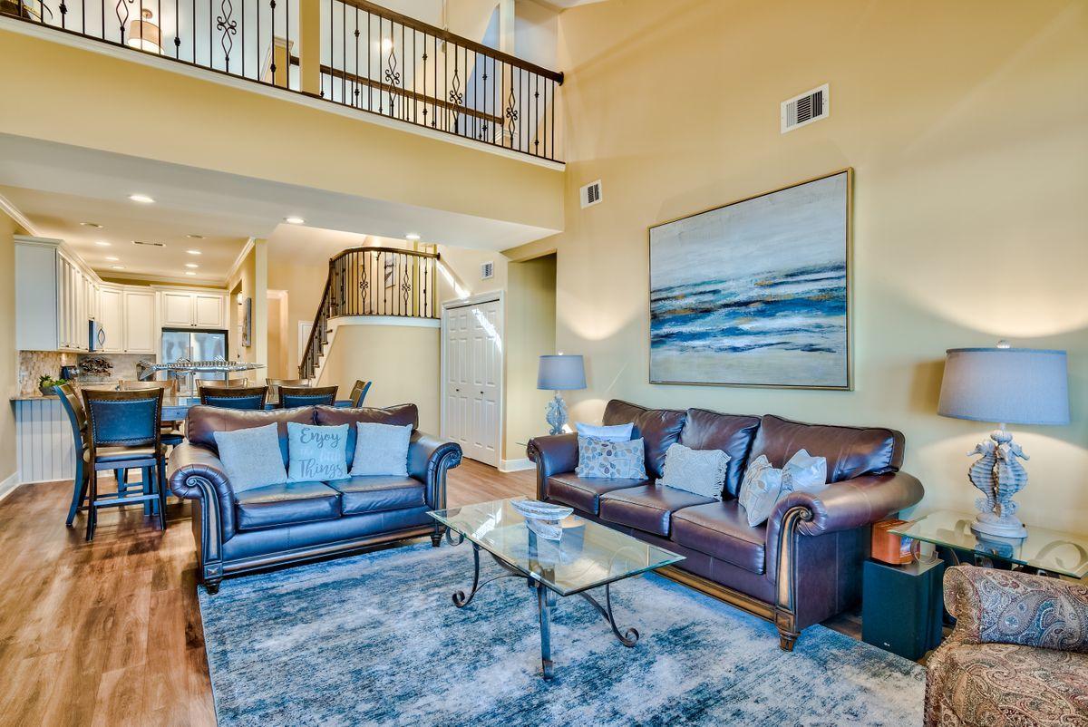 VANTAGE POINTE - Residential