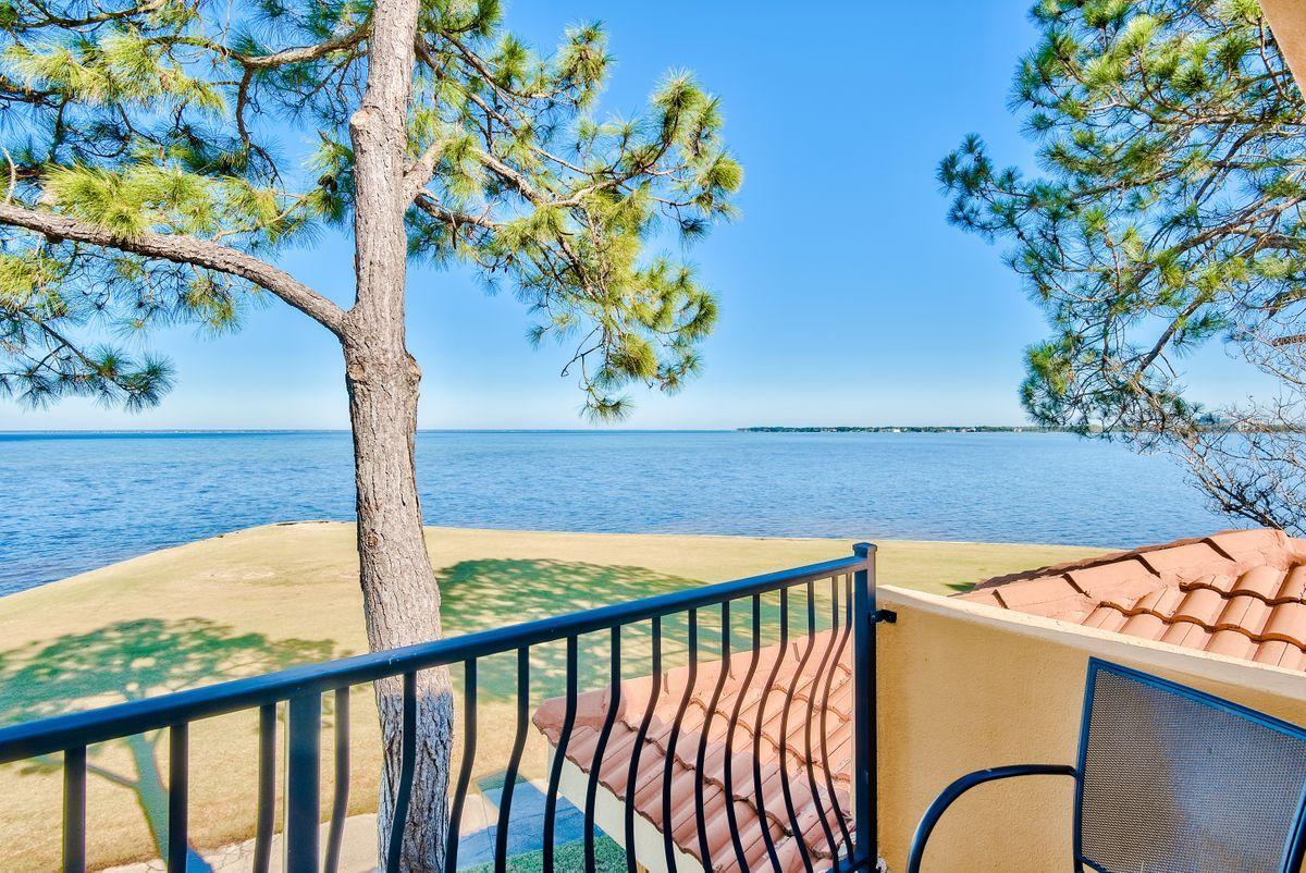 VANTAGE POINTE - Residential