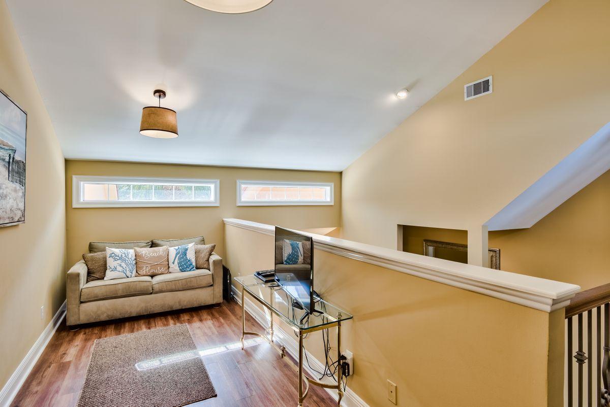 VANTAGE POINTE - Residential