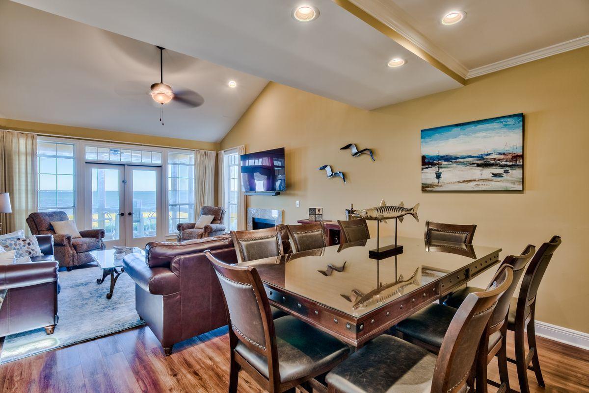 VANTAGE POINTE - Residential