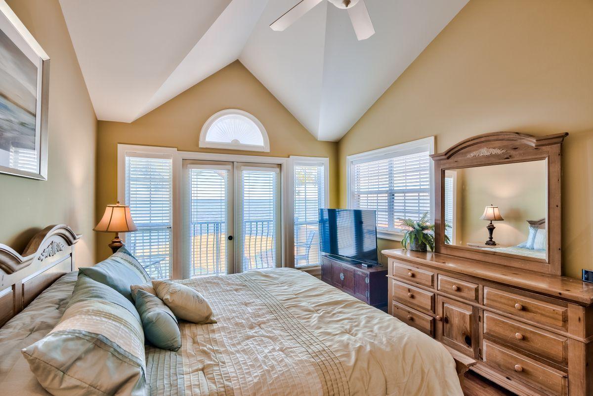 VANTAGE POINTE - Residential