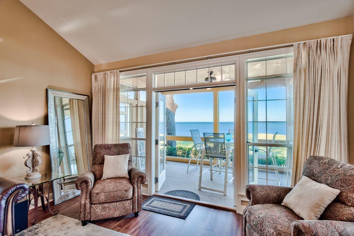 VANTAGE POINTE - Residential