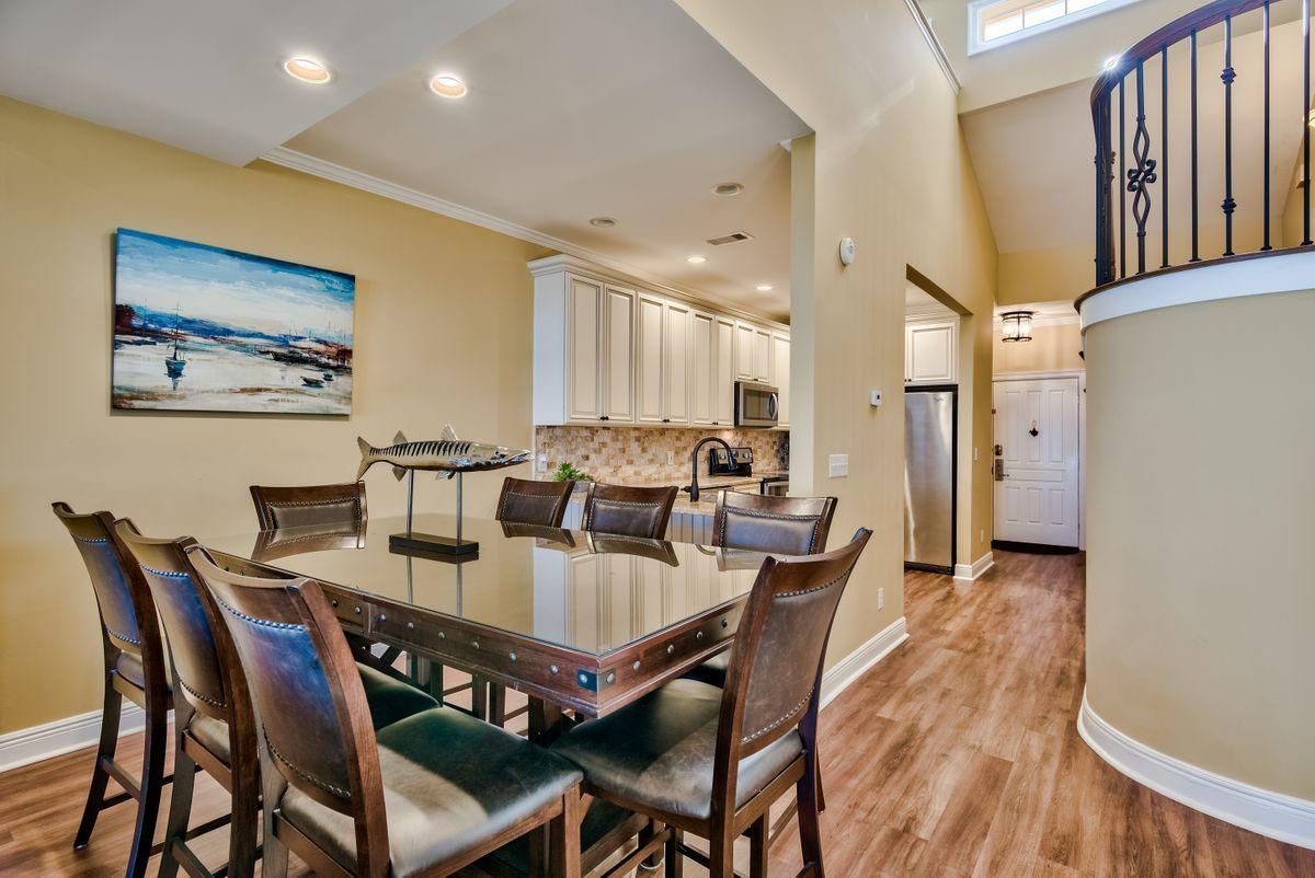 VANTAGE POINTE - Residential