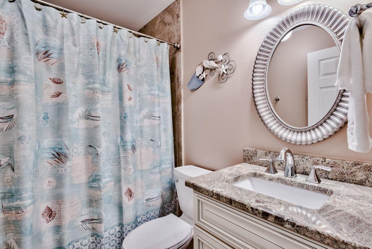 VANTAGE POINTE - Residential