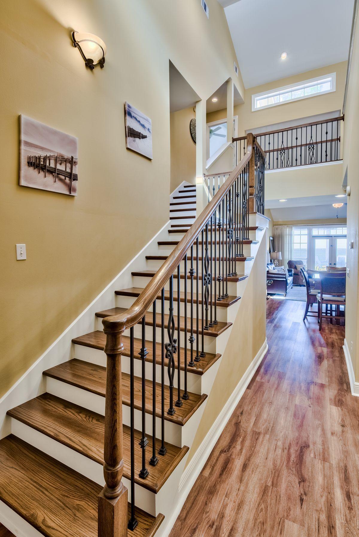 VANTAGE POINTE - Residential