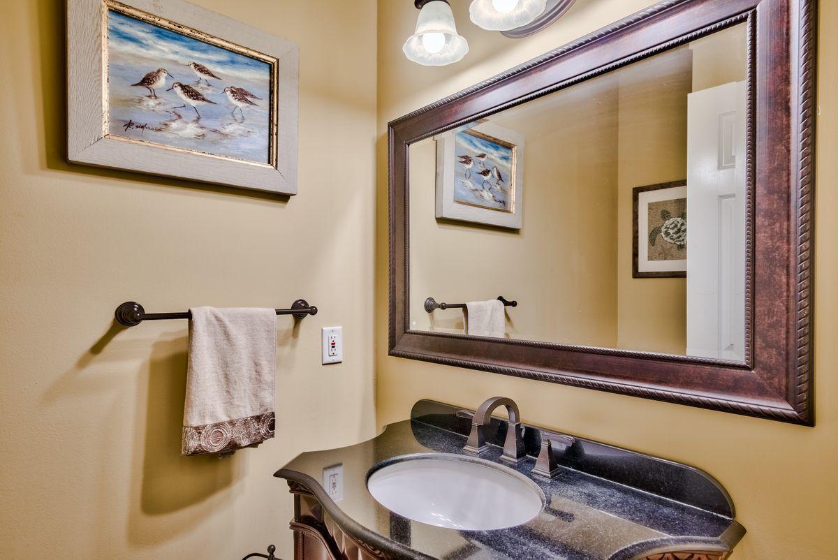 VANTAGE POINTE - Residential