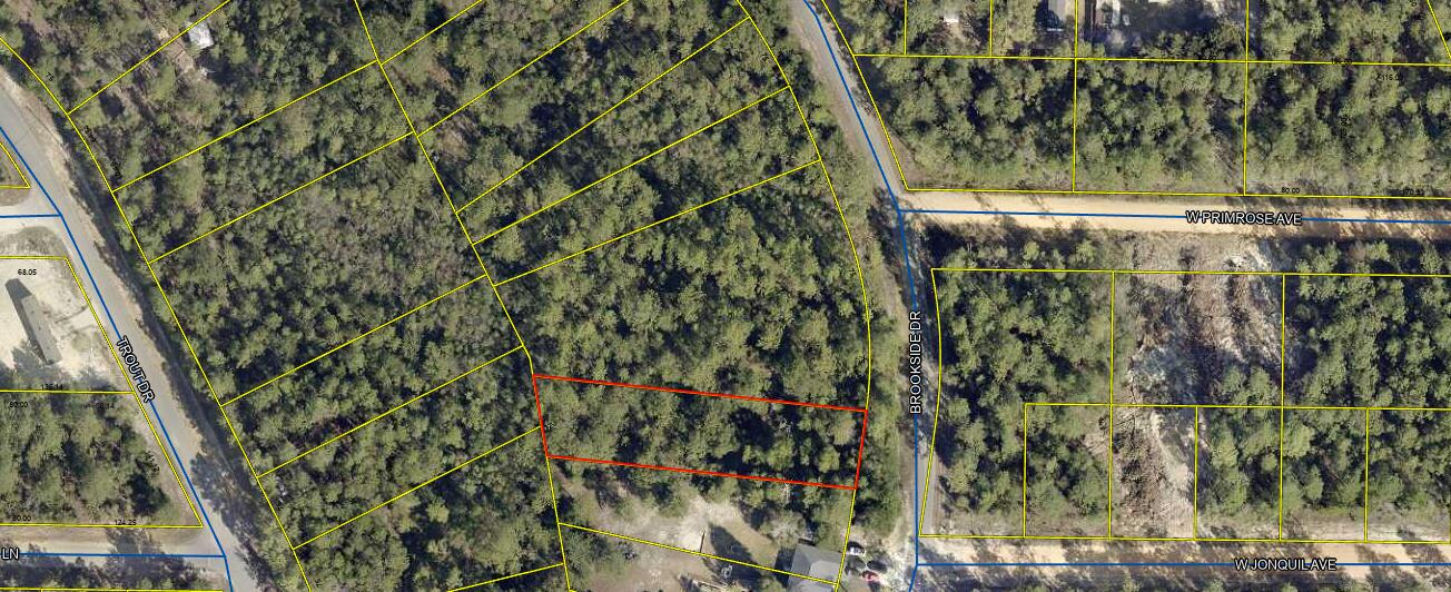 .516 acre lot in Oakwood Hills, an area which is currently under development with numerous builders. Zoning is Rural Residential / Low Density which allows Single family residential, manufactured / mobile homes, and modular homes. The lot is raw , no tap in fees have been paid, septic needed, public water and electric available. See photos for information PER the COUNTY for soils, flood zone , which is X, zoning, wetlands in area (none on this lot per county, no study has been conducted). SETBACKS are F 20 R 15 and Side 7.5