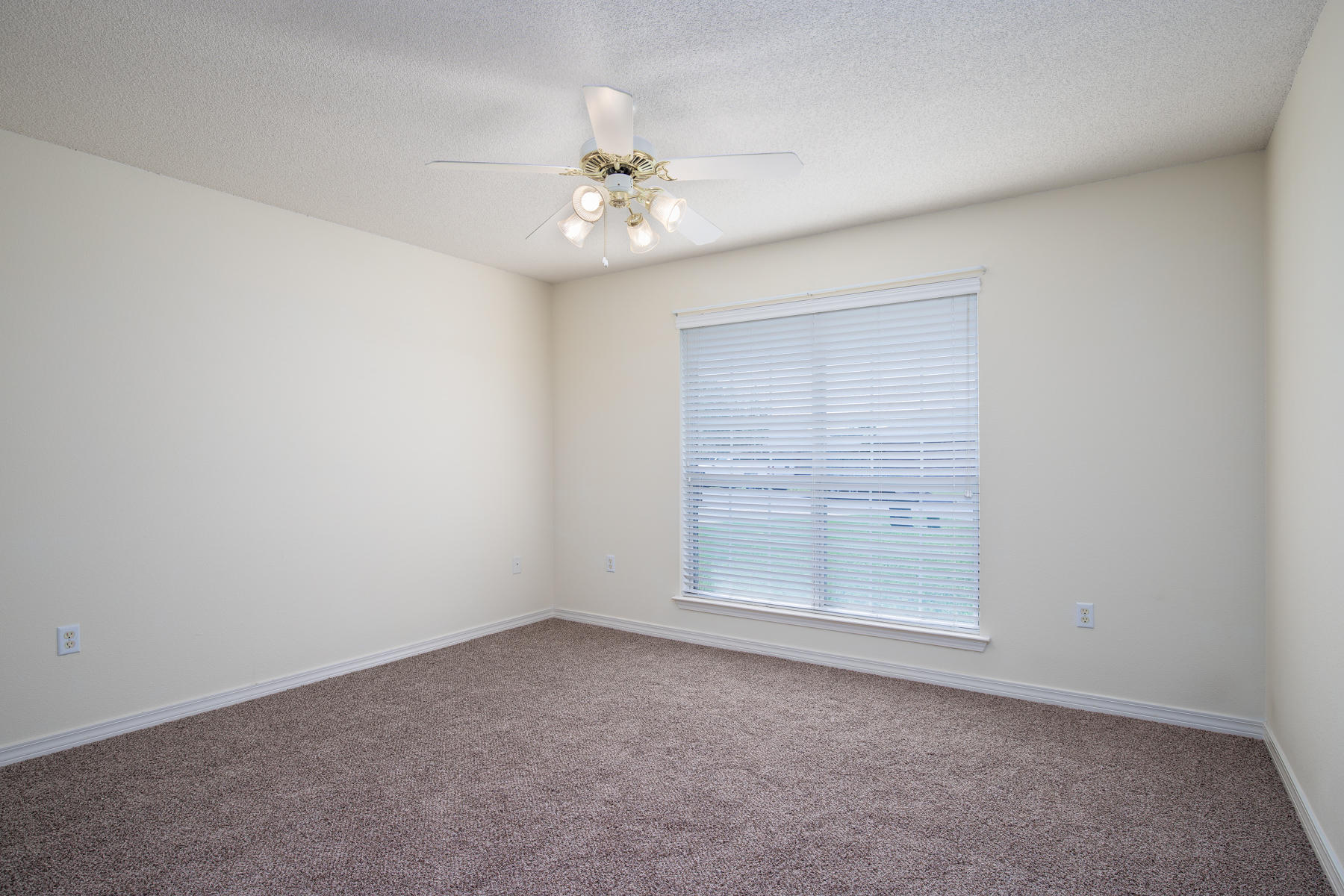 CREETWOODS - Residential