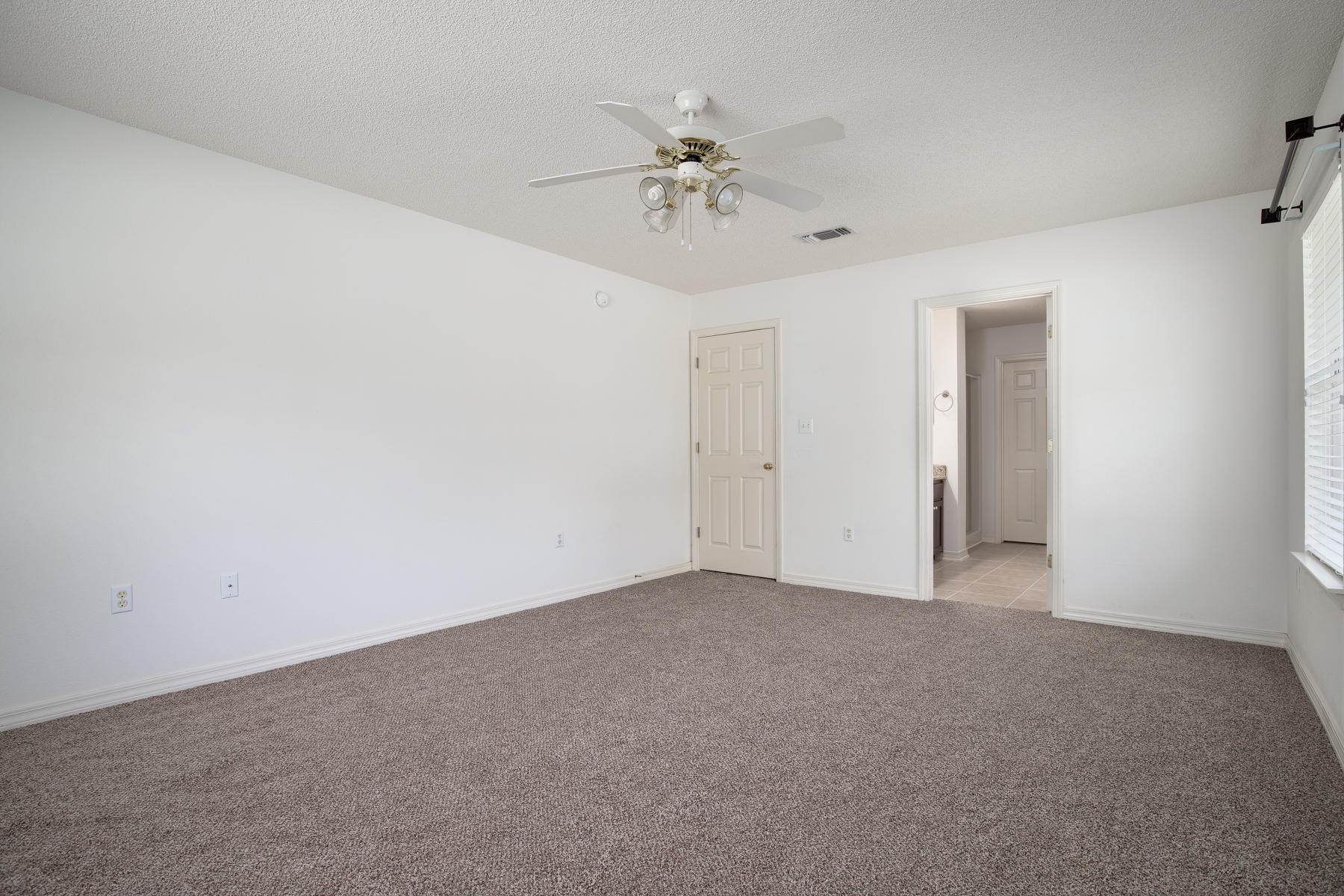 CREETWOODS - Residential