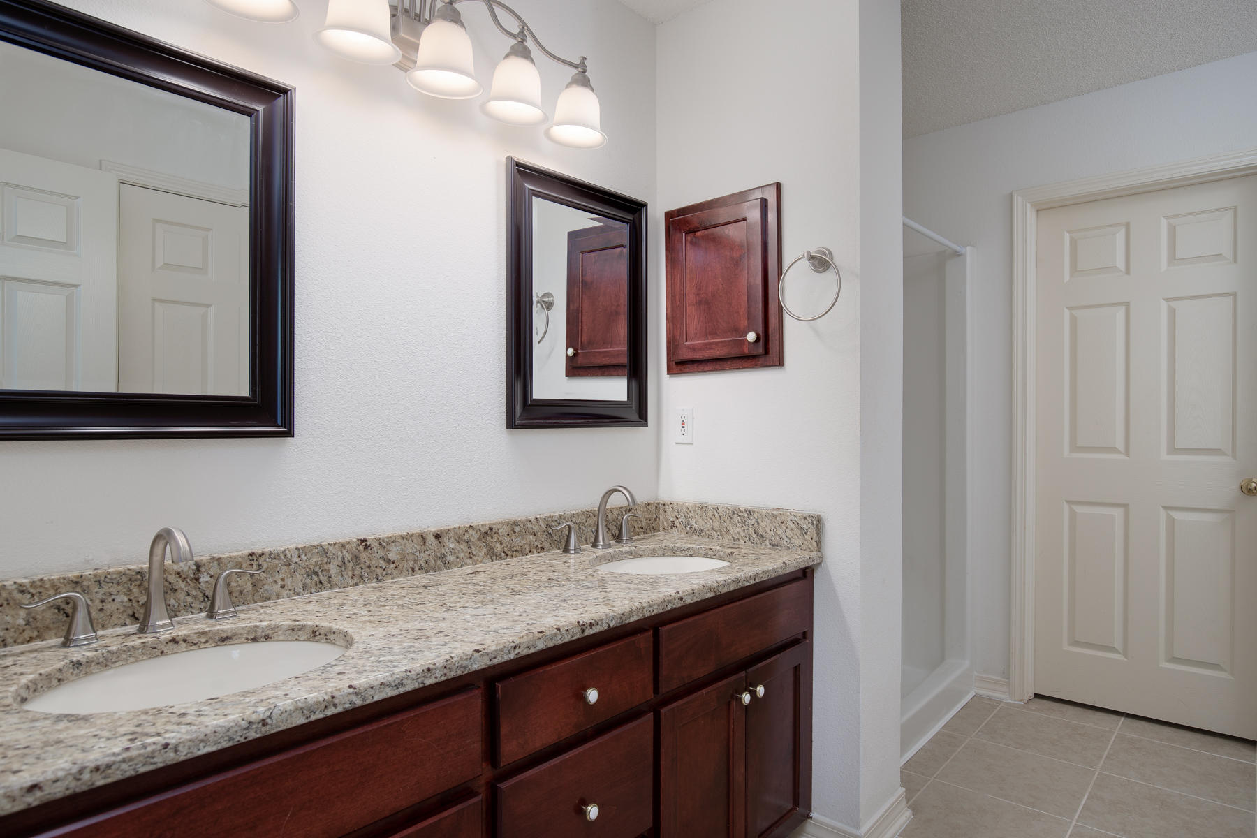 CREETWOODS - Residential