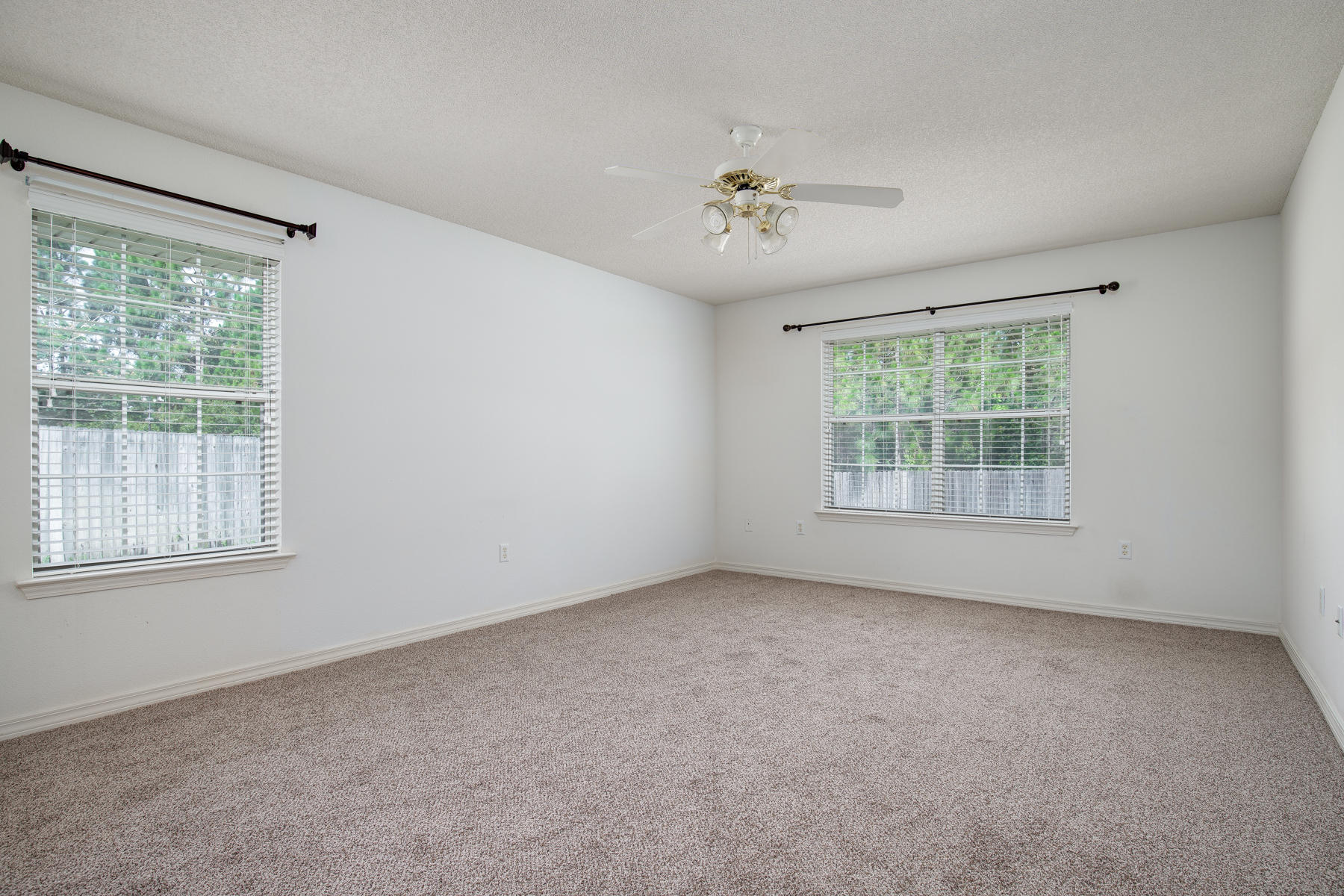 CREETWOODS - Residential