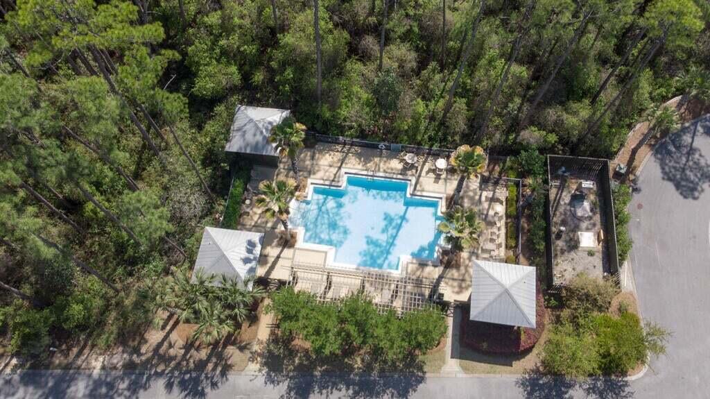 TREETOP VILLAGE - Residential