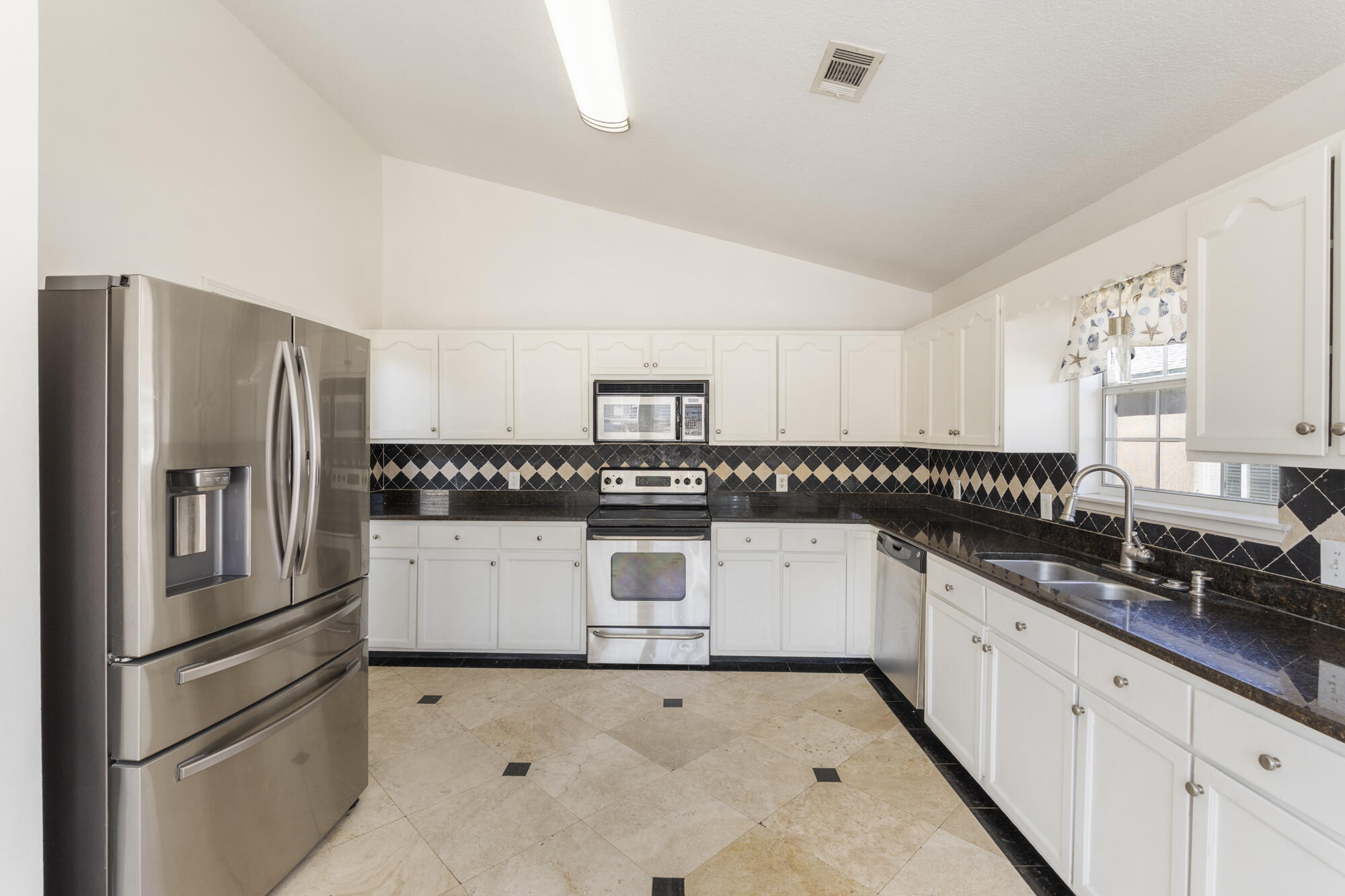 HIDDEN HARBOR ESTATES - Residential