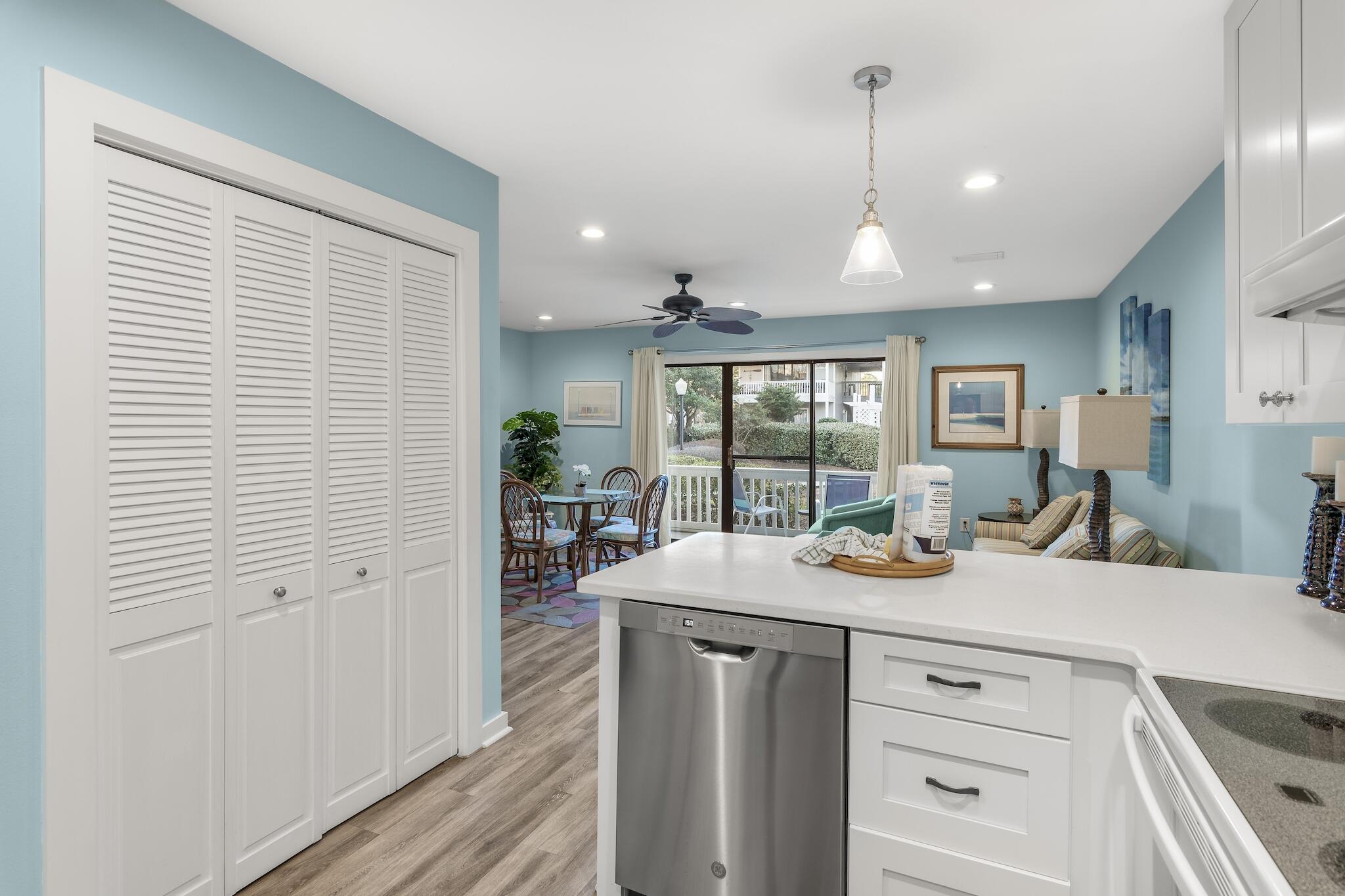 BEACHWOOD VILLAS CONDO - Residential