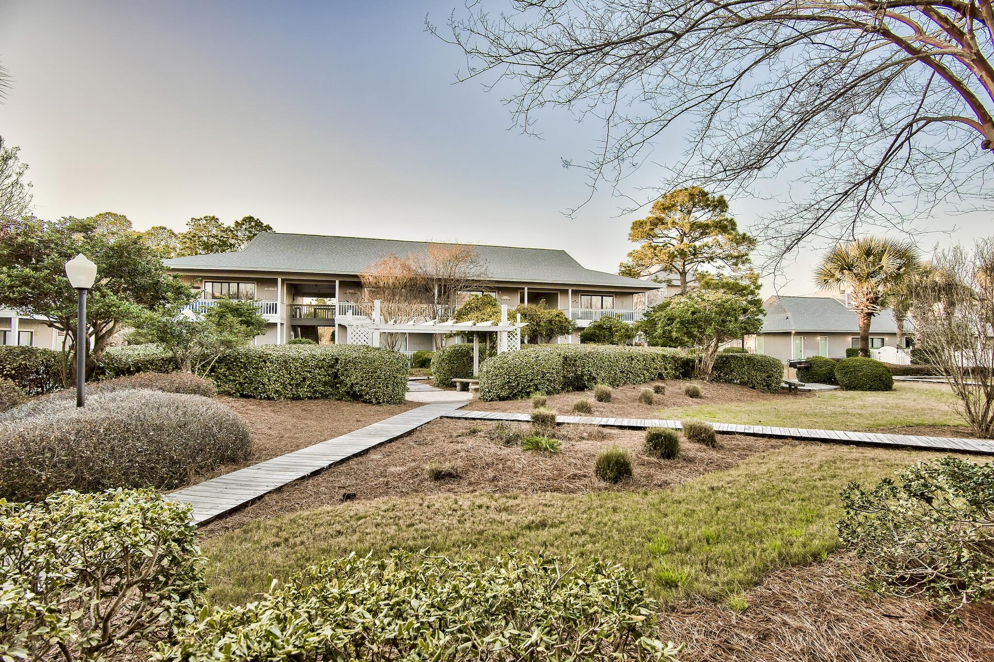 BEACHWOOD VILLAS CONDO - Residential