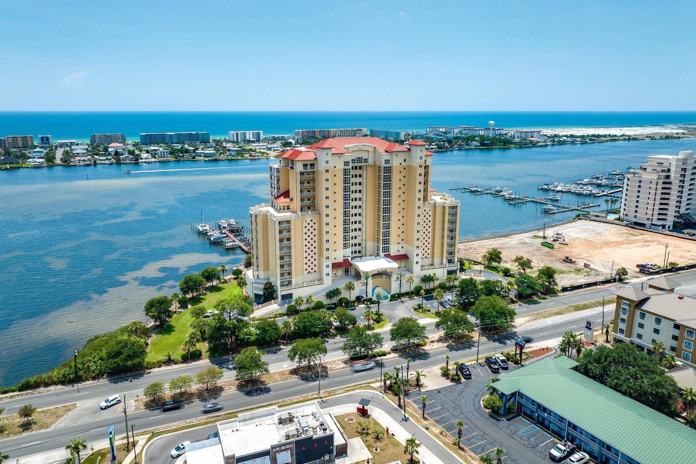 PRESIDIO YACHT CLUB - Residential