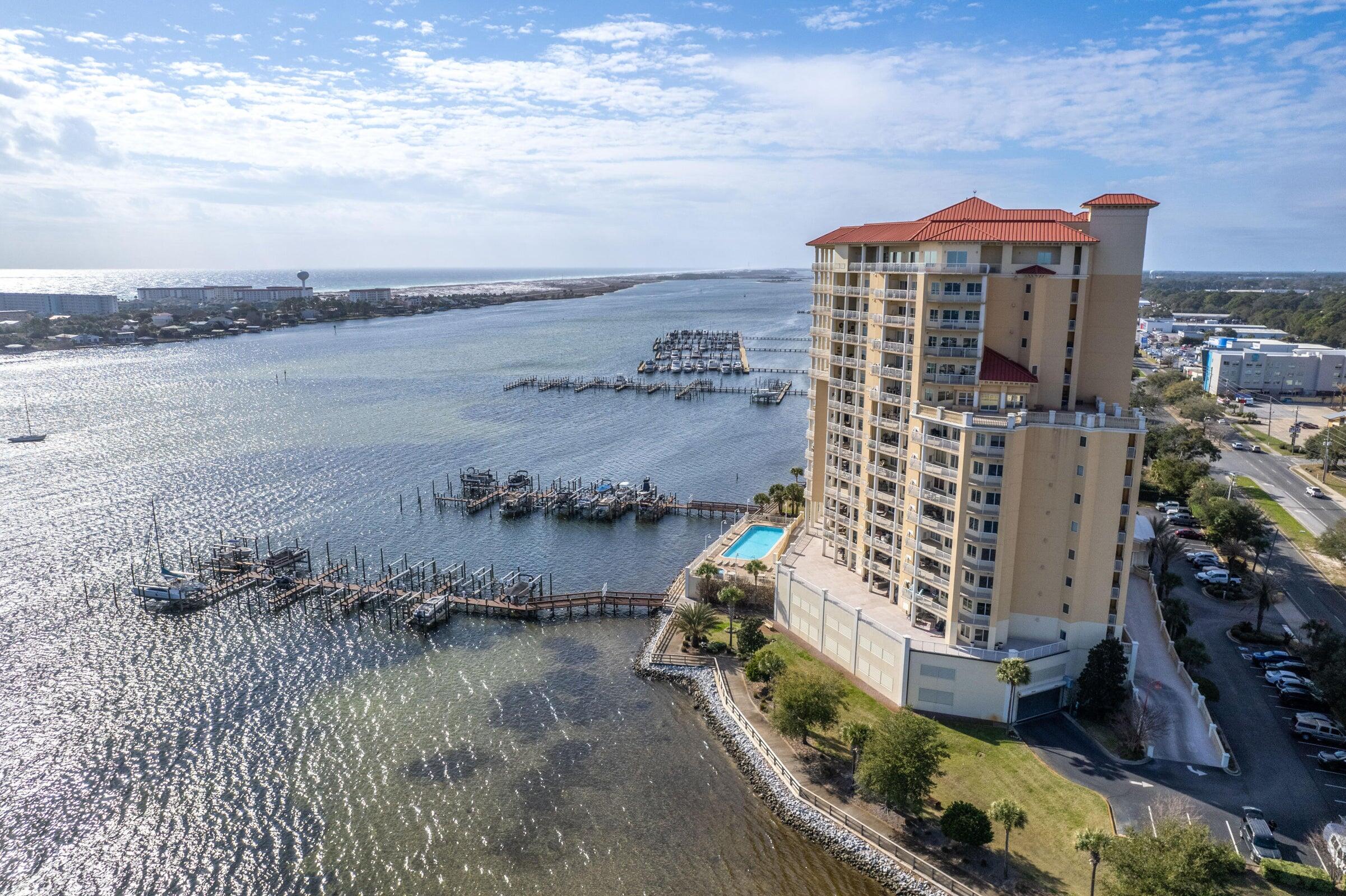 PRESIDIO YACHT CLUB - Residential