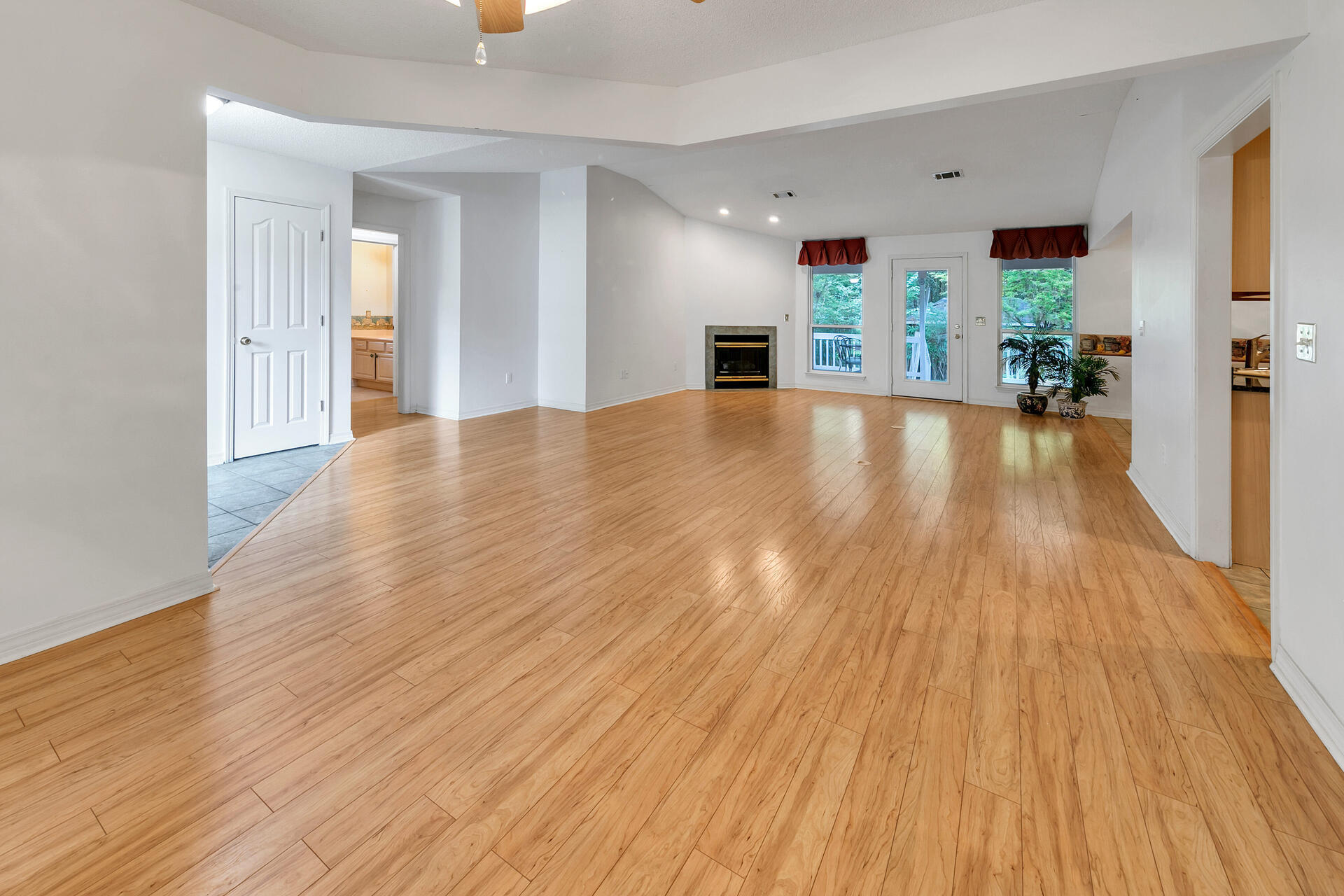 LONGWOOD PINES S/D - Residential