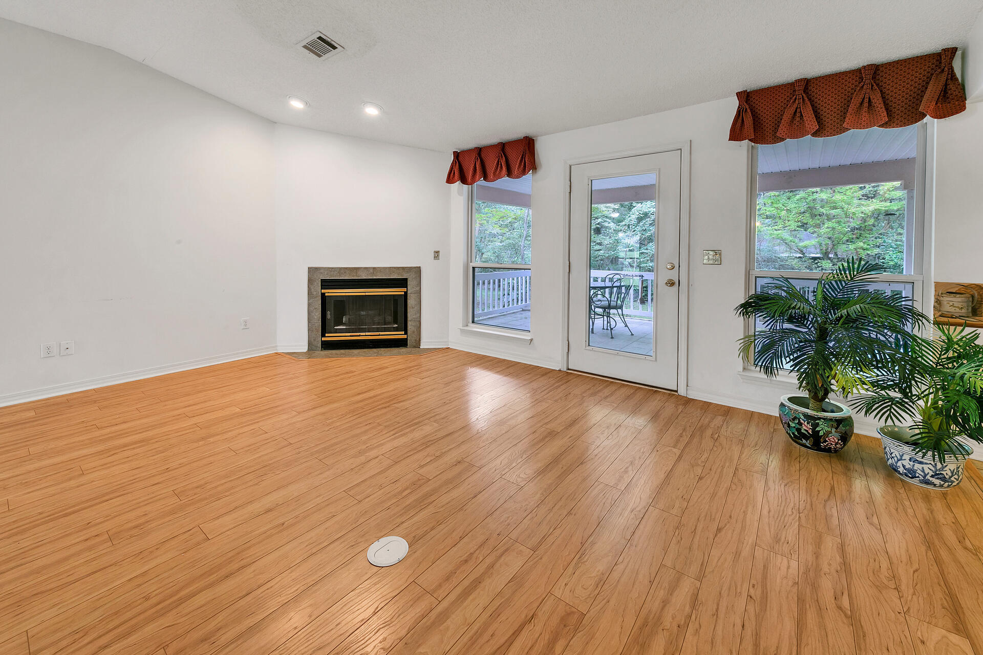 LONGWOOD PINES S/D - Residential