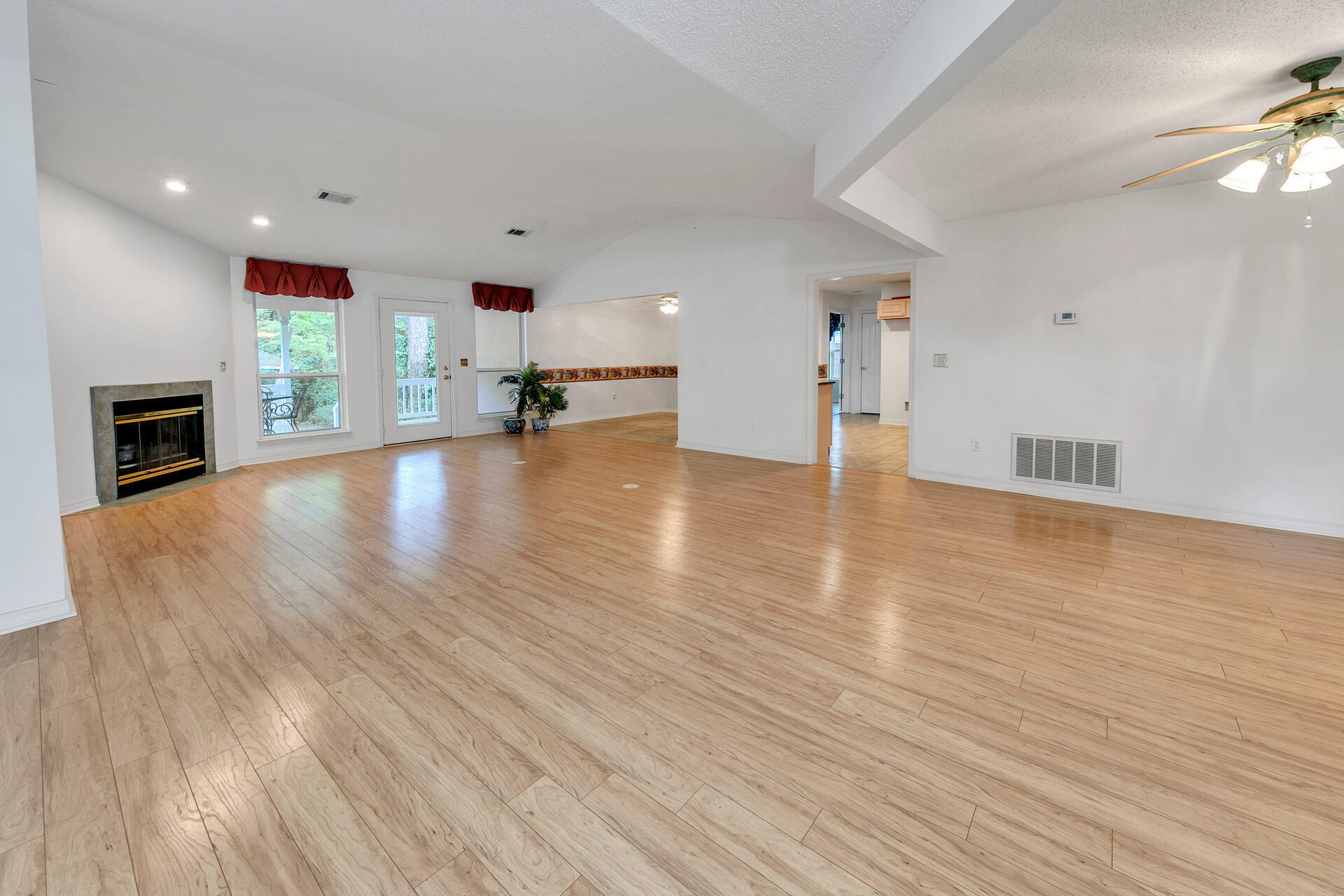 LONGWOOD PINES S/D - Residential