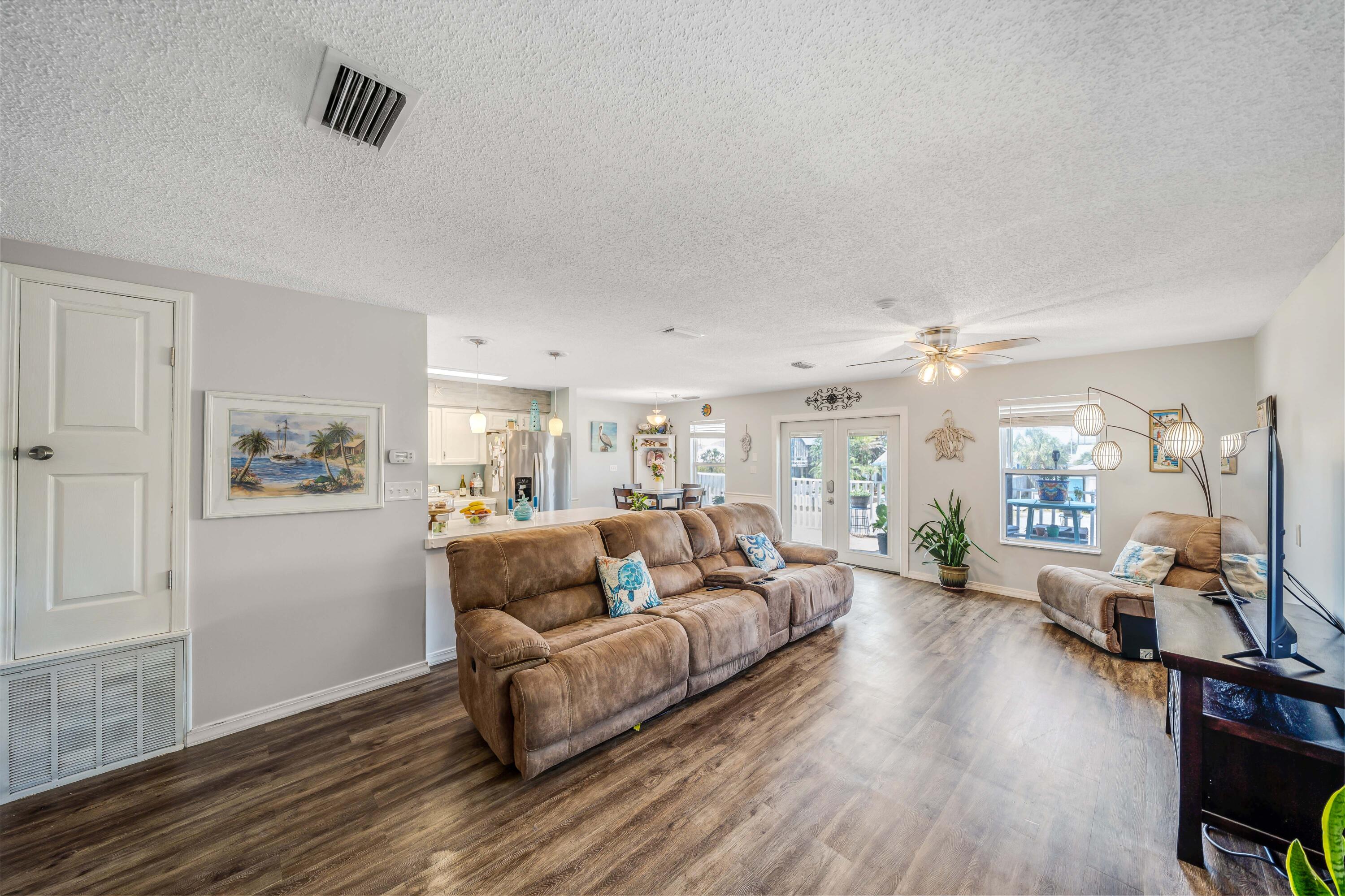 HOLIDAY BEACH UNIT 10 - Residential