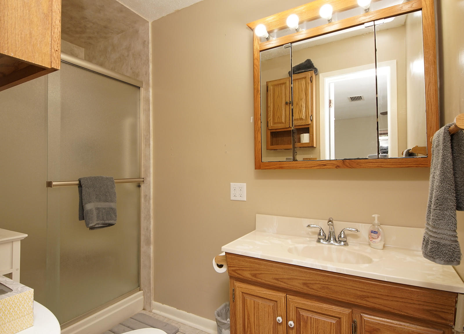 PINECREST HILLS - Residential