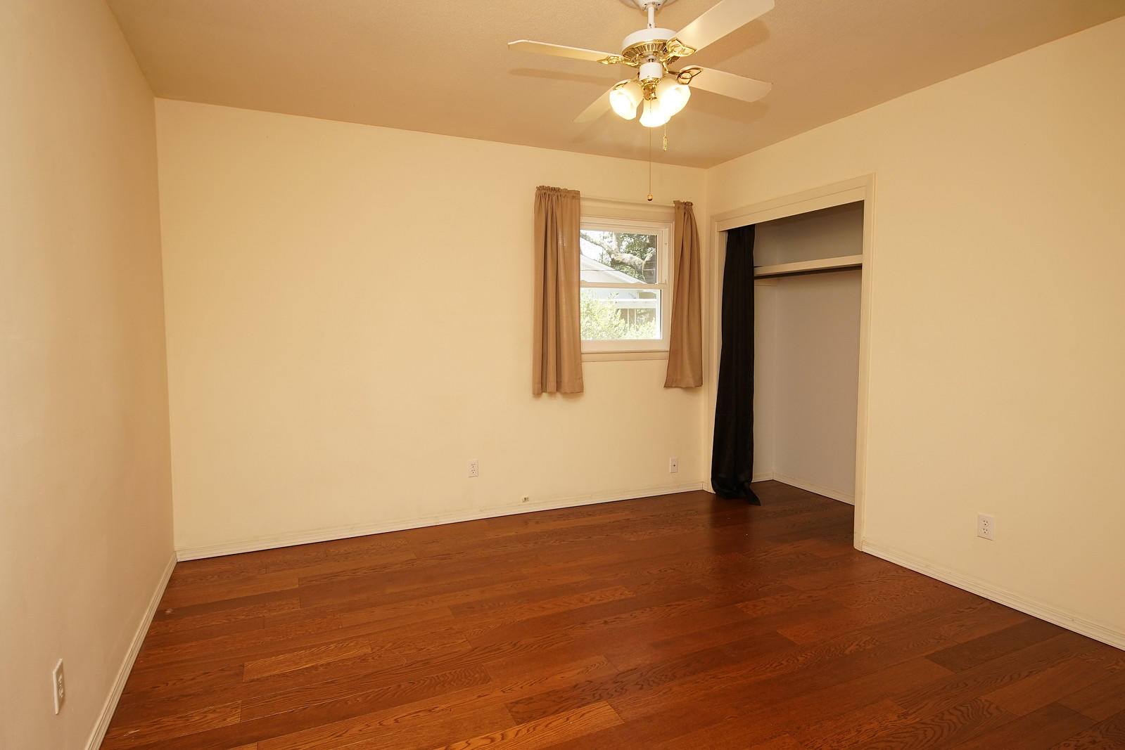 PINECREST HILLS - Residential