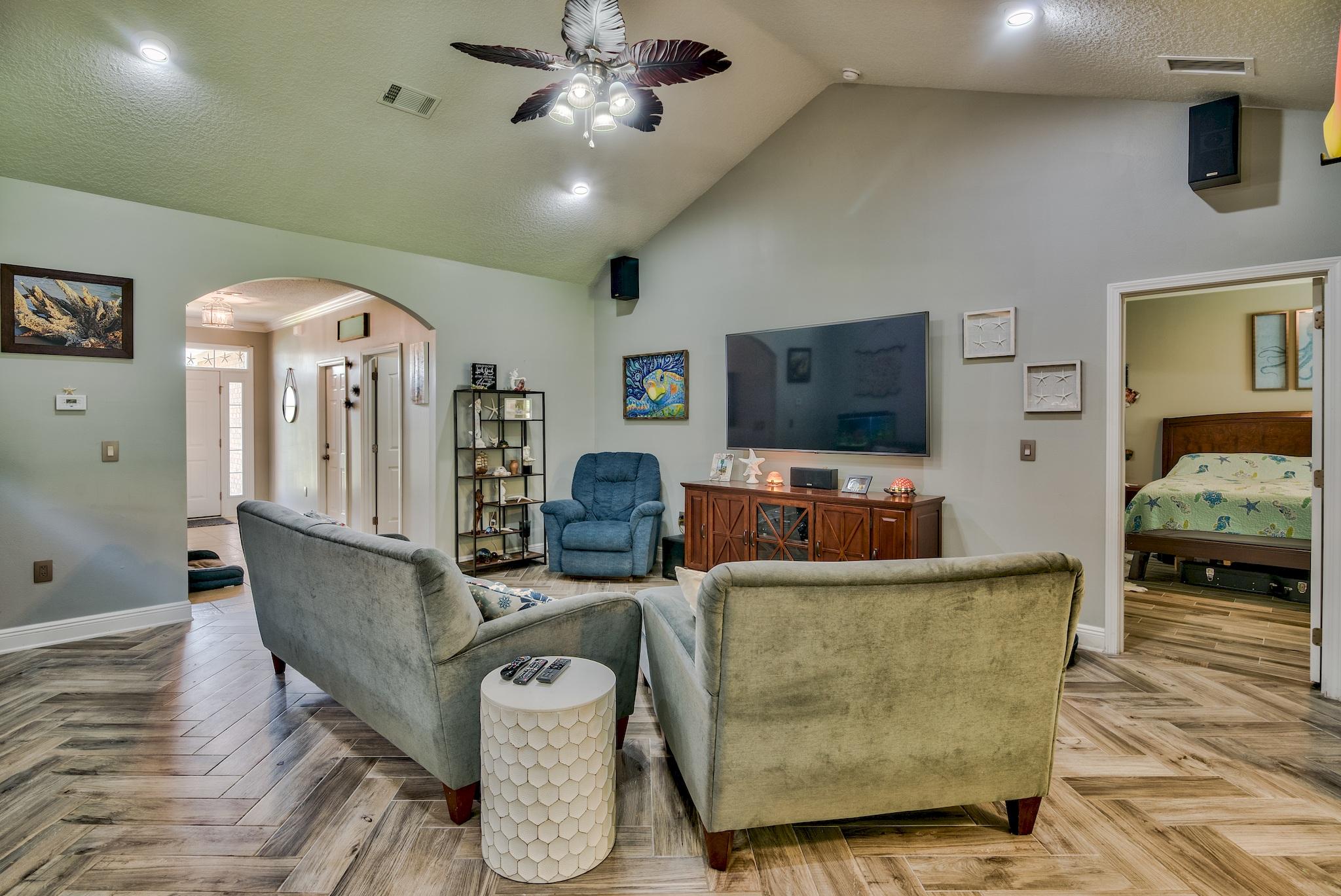 HAMMOCK BAY - Residential