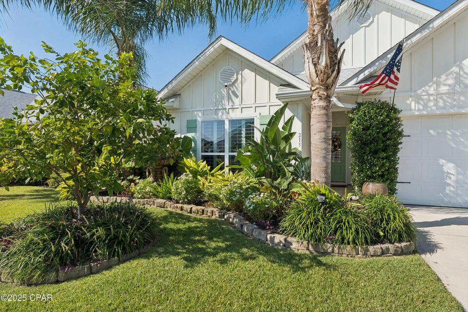 MOONRAKER SHORES - Residential