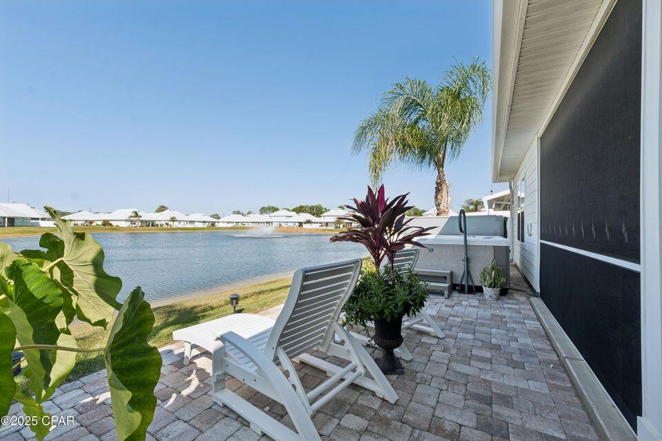 MOONRAKER SHORES - Residential